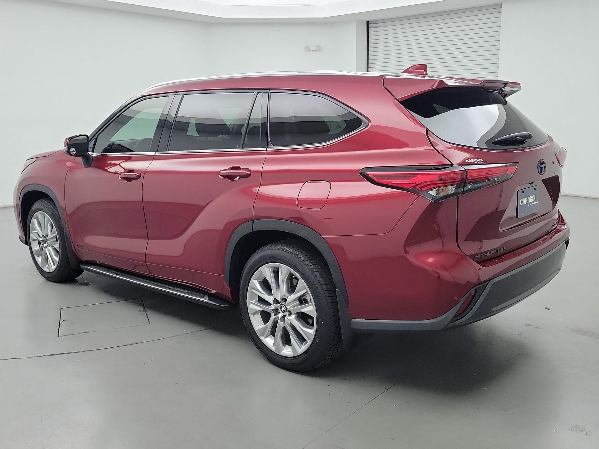 Thumbnail: 2023 Toyota Highlander - 7