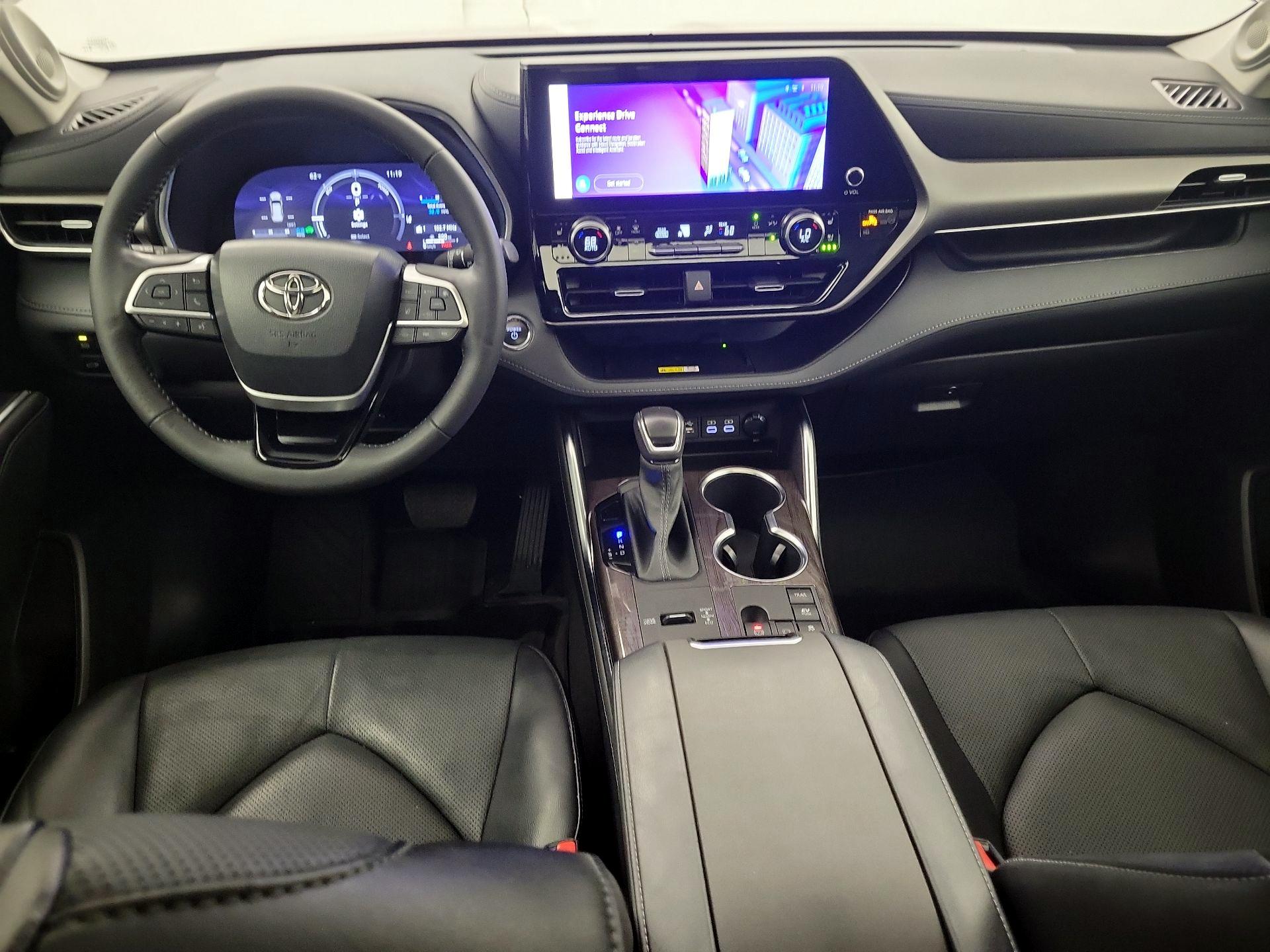 Thumbnail: 2023 Toyota Highlander - 8