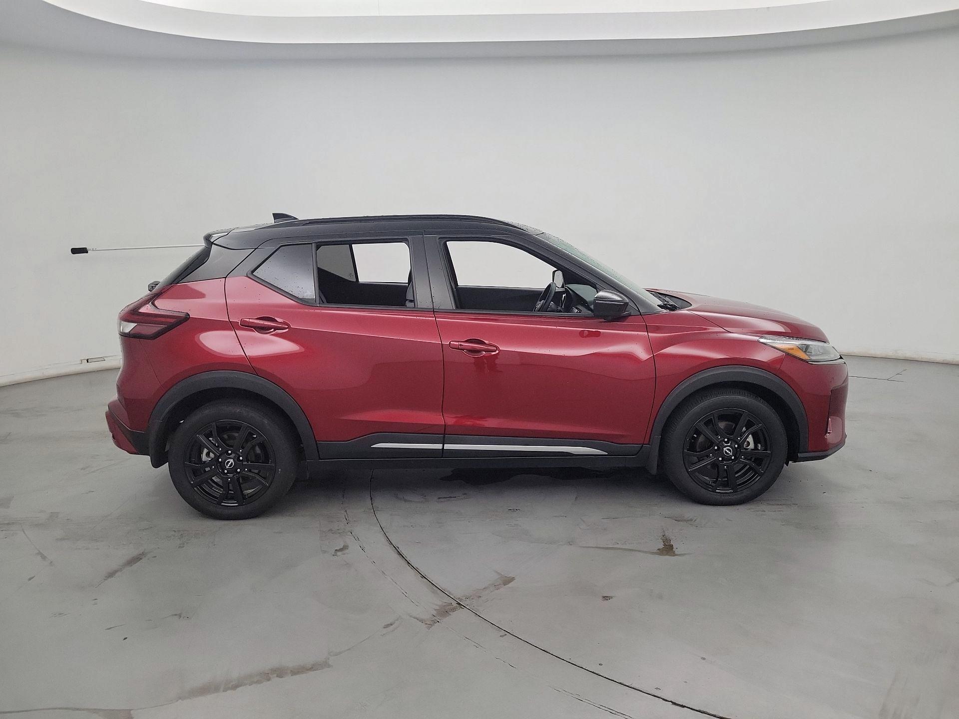 Thumbnail: 2023 Nissan Kicks - 4