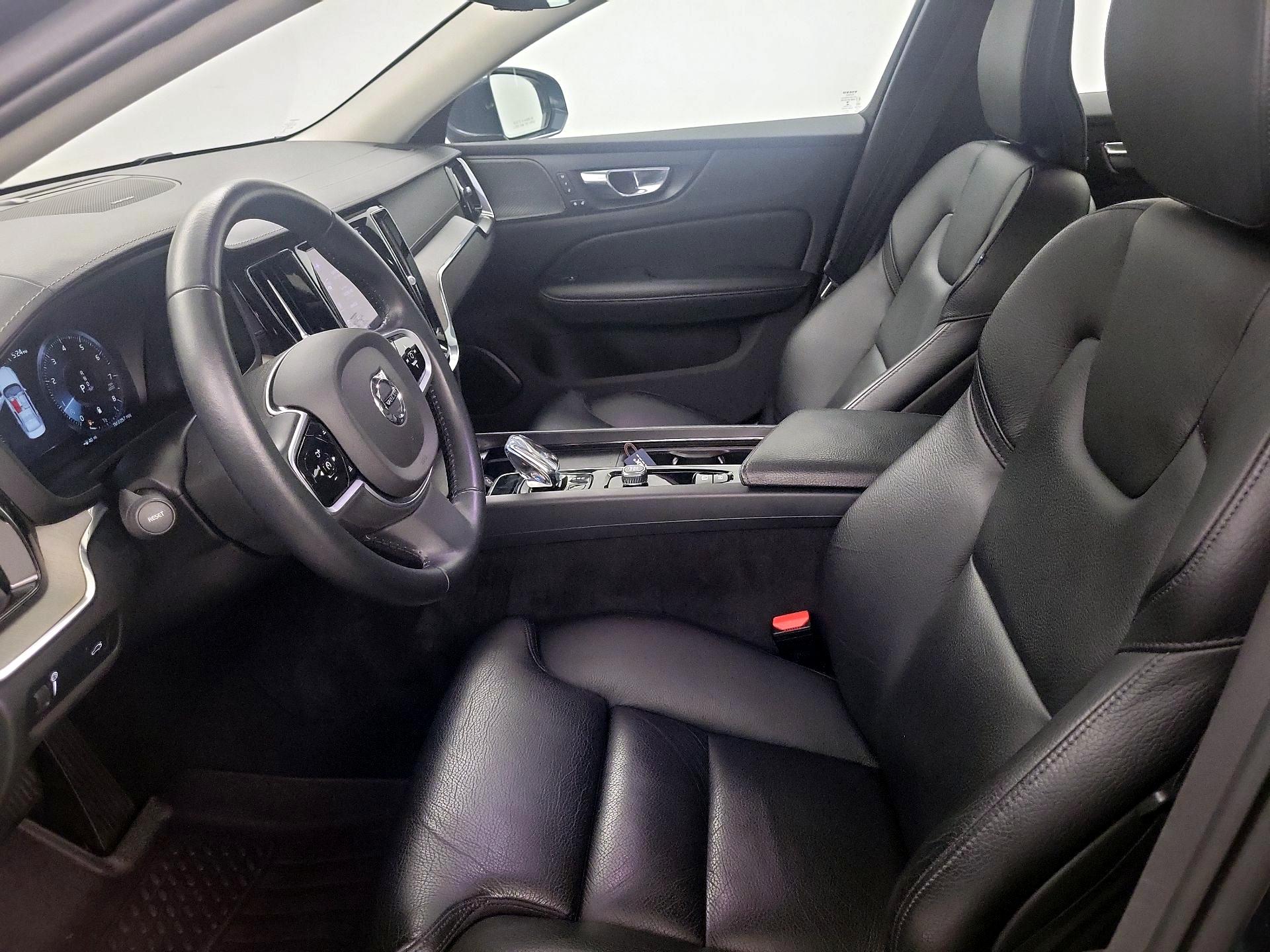 Thumbnail: 2022 Volvo S60 - 9