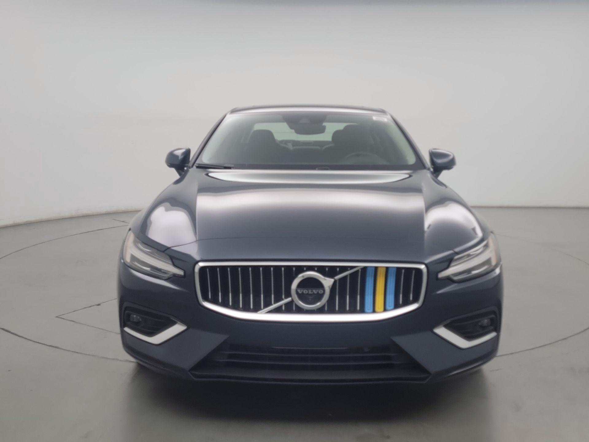 Thumbnail: 2022 Volvo S60 - 2