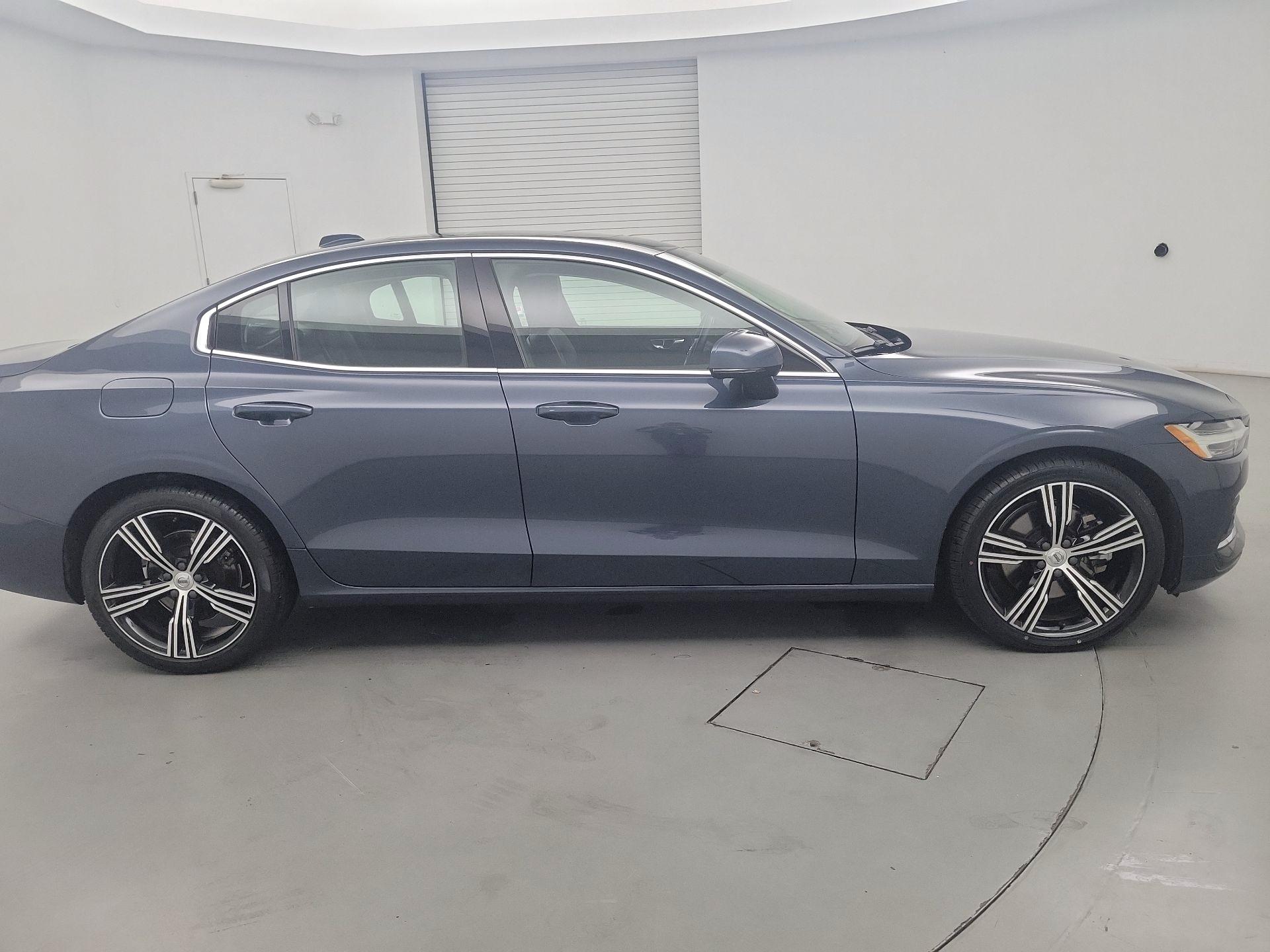 Thumbnail: 2022 Volvo S60 - 4