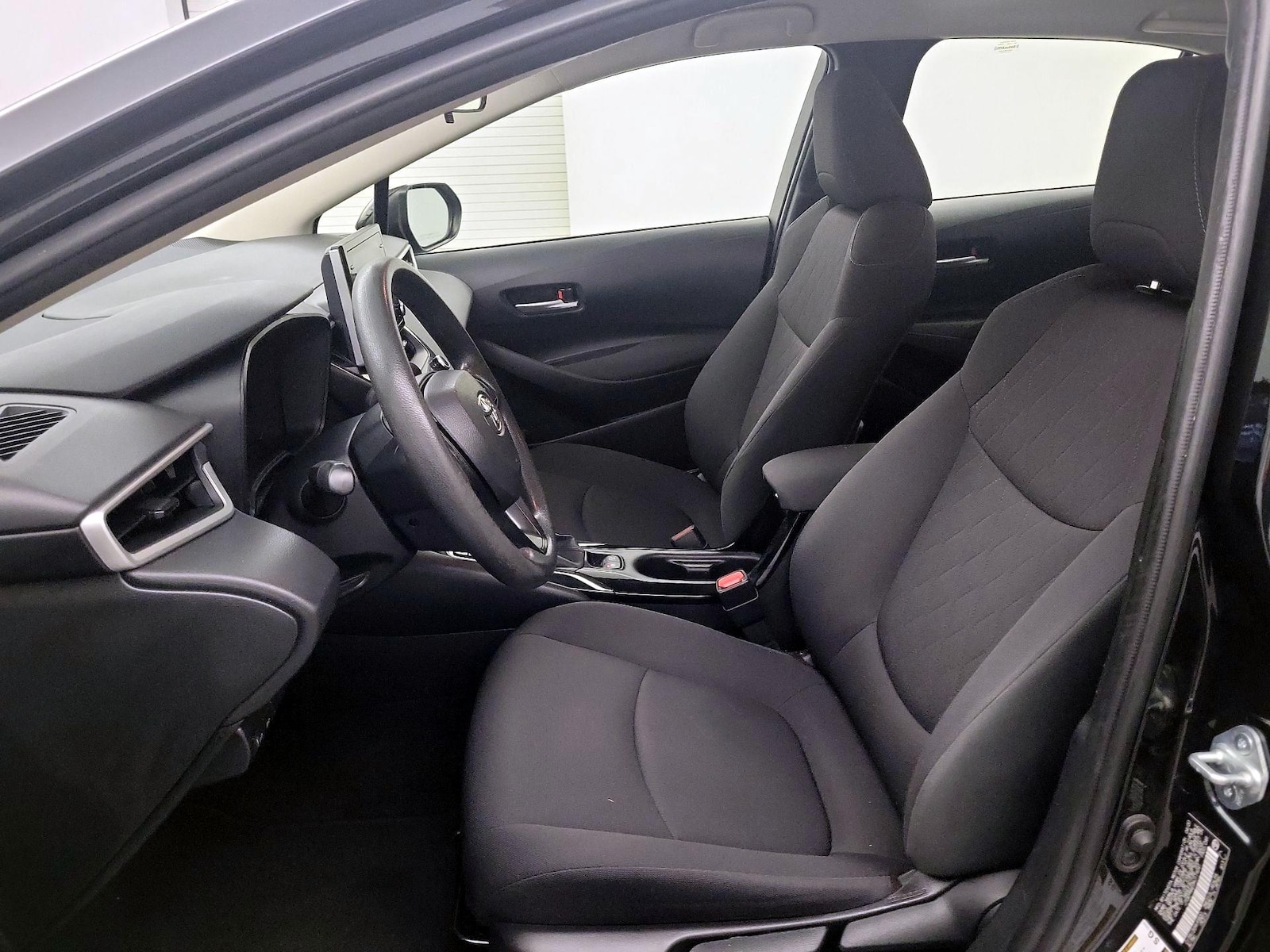 2021 Toyota Corolla LE - Photo 10