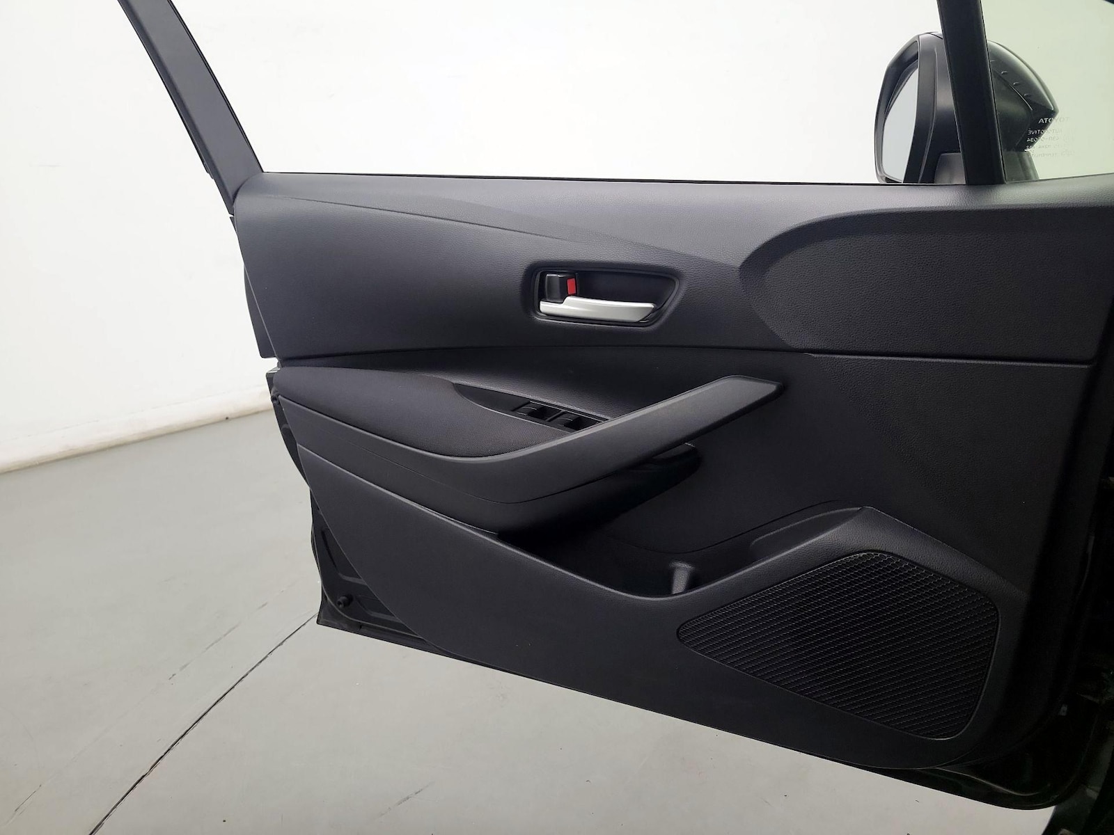 2021 Toyota Corolla LE - Photo 11