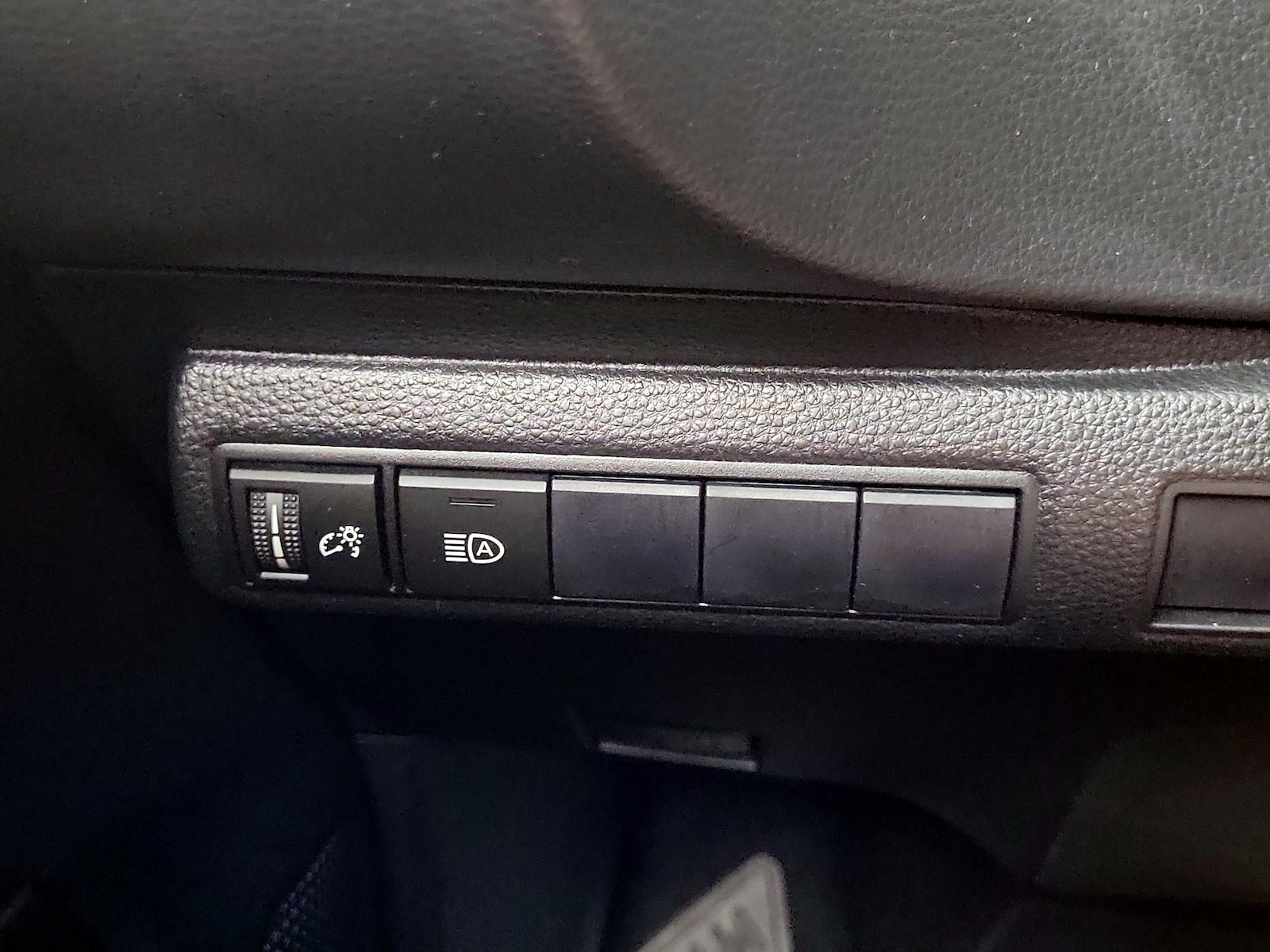 2021 Toyota Corolla LE - Photo 12