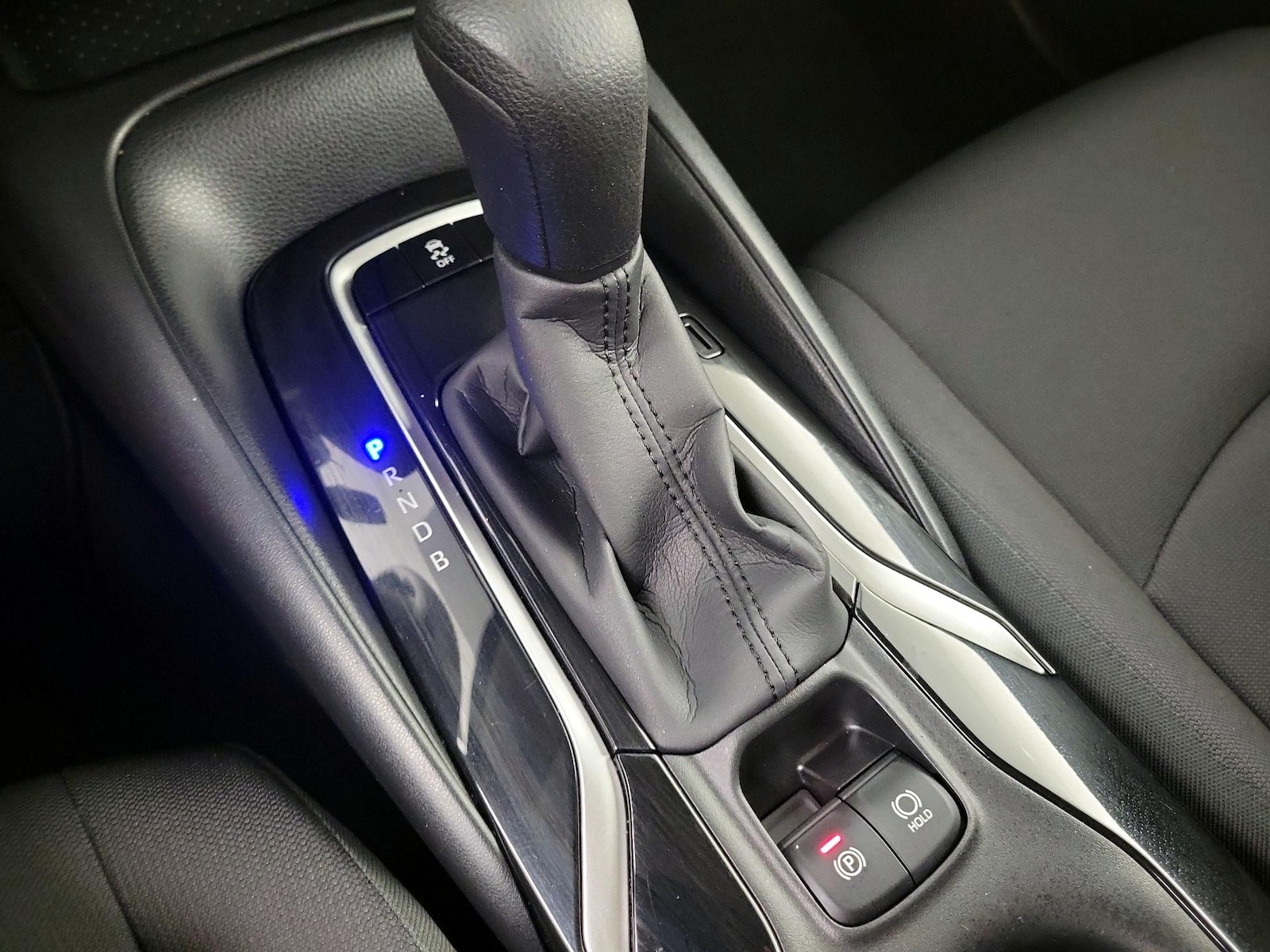 2021 Toyota Corolla LE - Photo 16