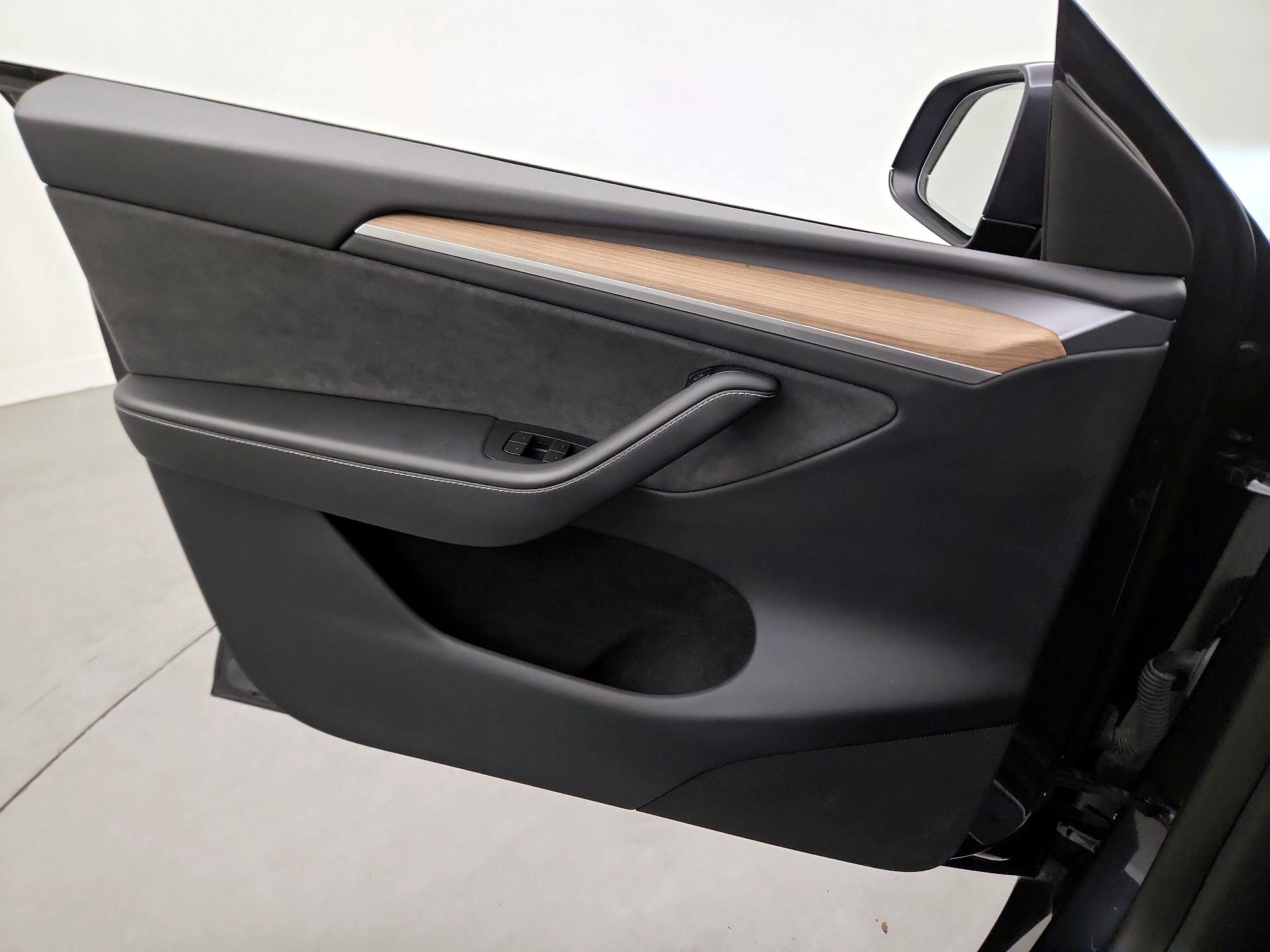 Thumbnail: 2024 Tesla Model Y - 10