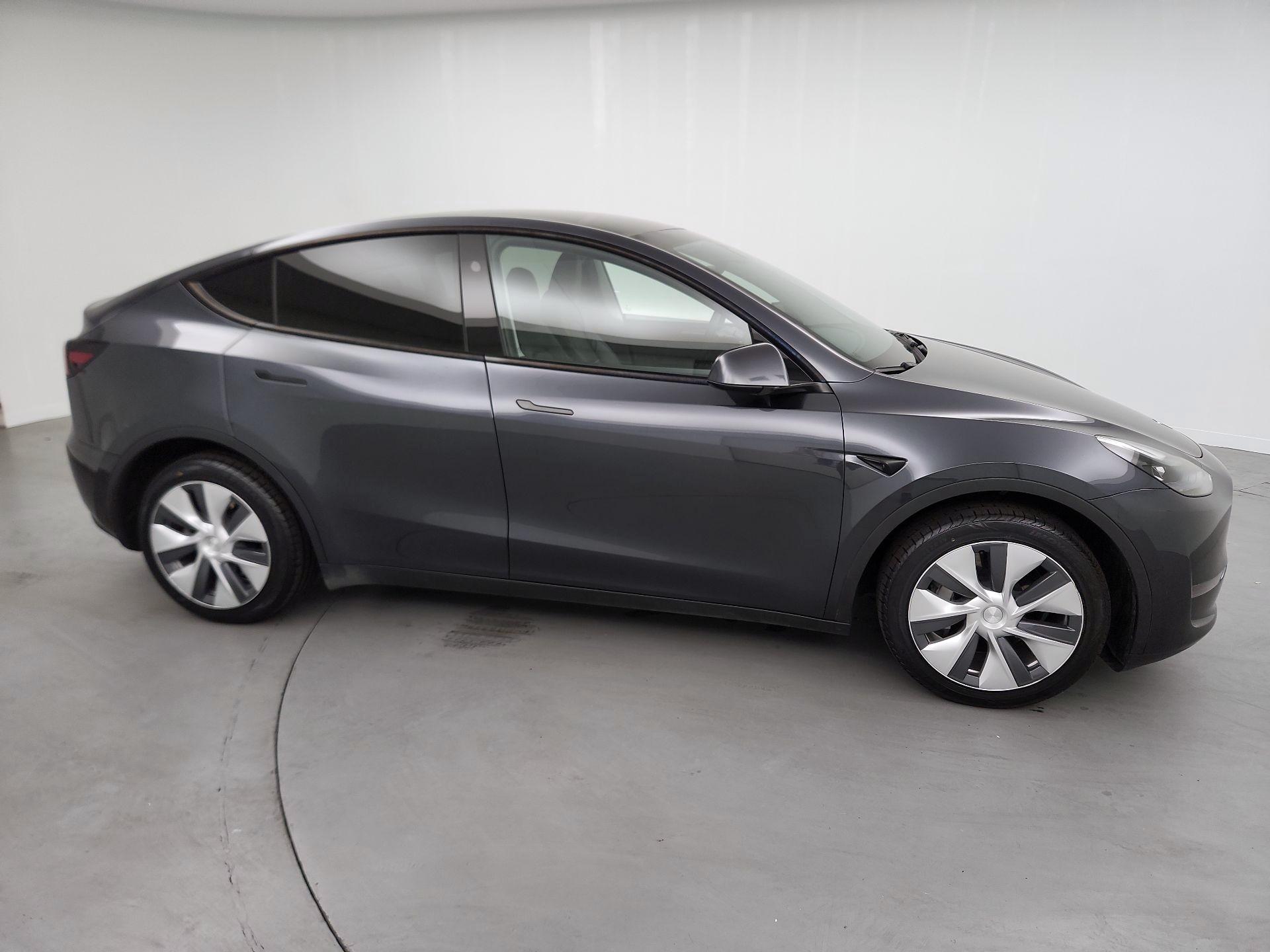 Thumbnail: 2024 Tesla Model Y - 4