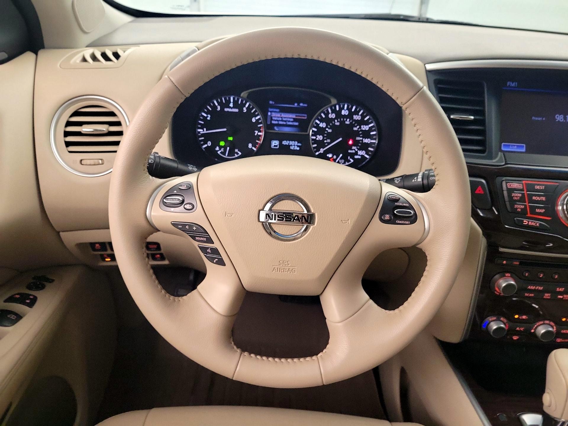 Thumbnail: 2015 Nissan Pathfinder - 10