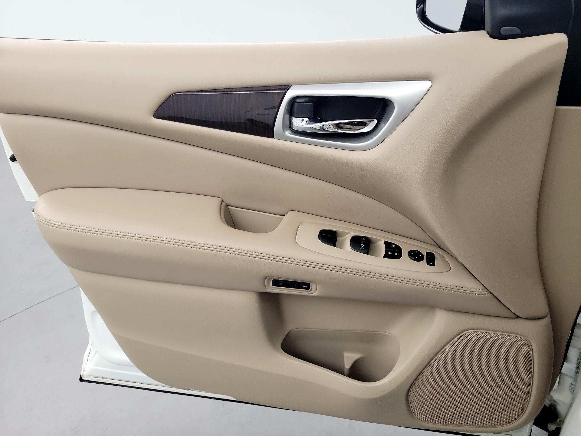Thumbnail: 2015 Nissan Pathfinder - 12