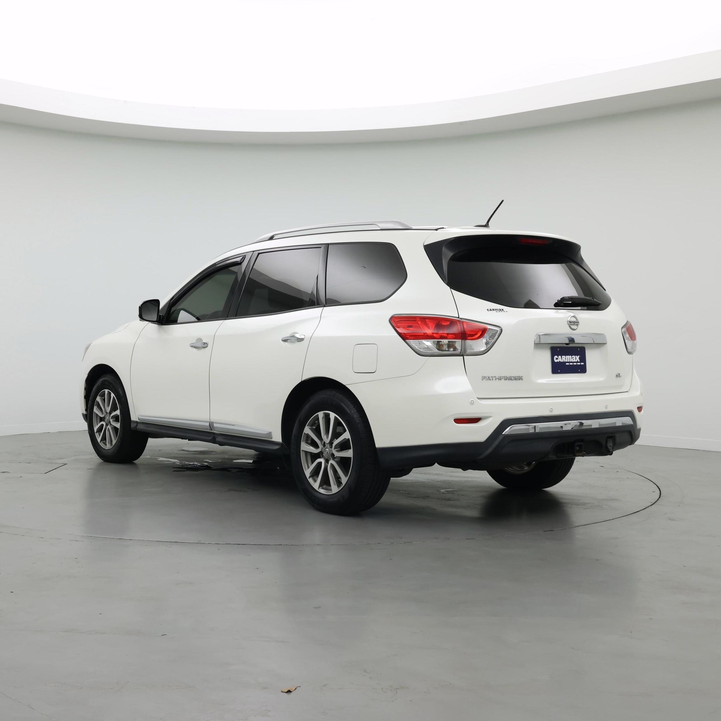 Thumbnail: 2015 Nissan Pathfinder - 2
