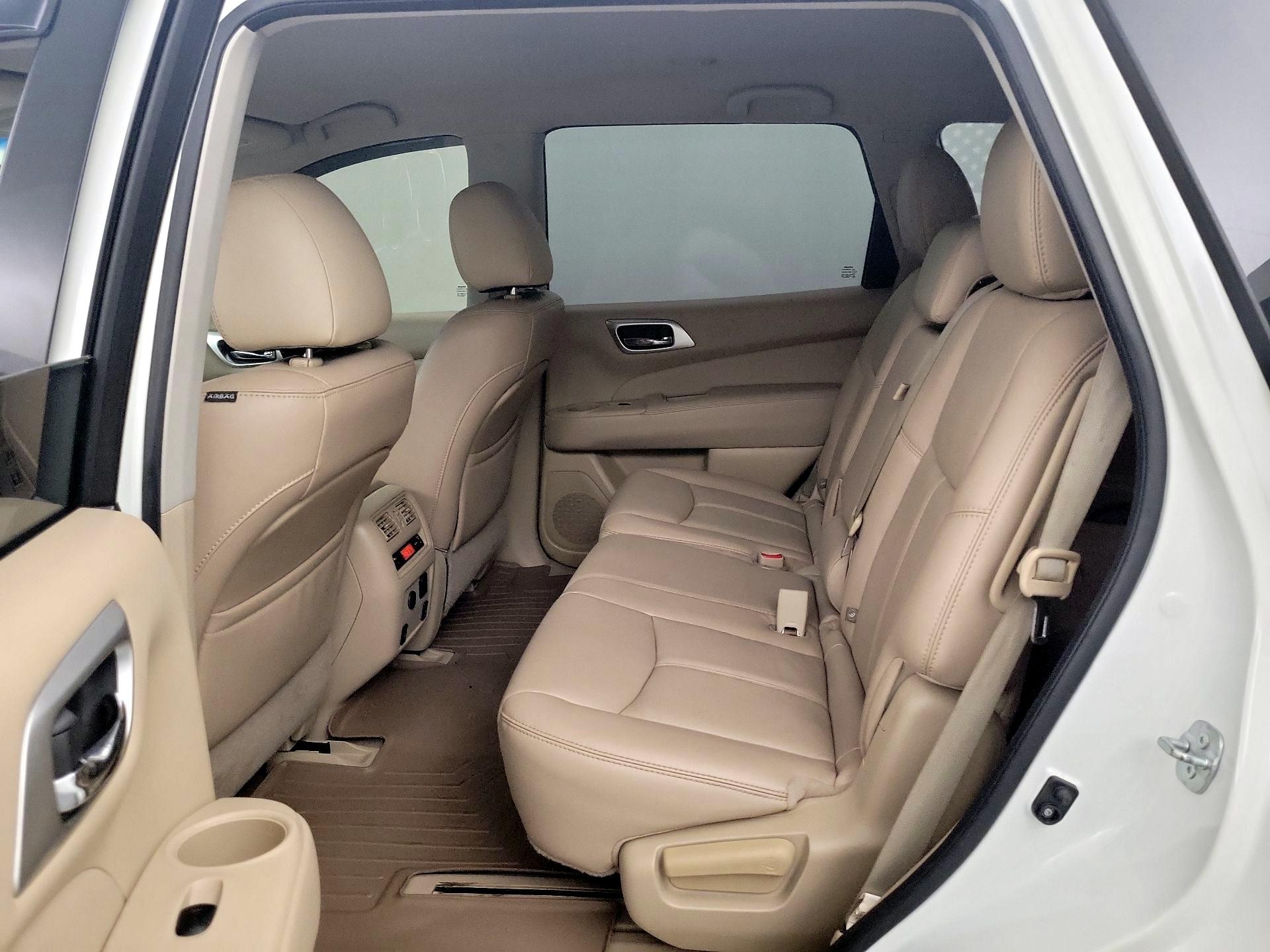 Thumbnail: 2015 Nissan Pathfinder - 19