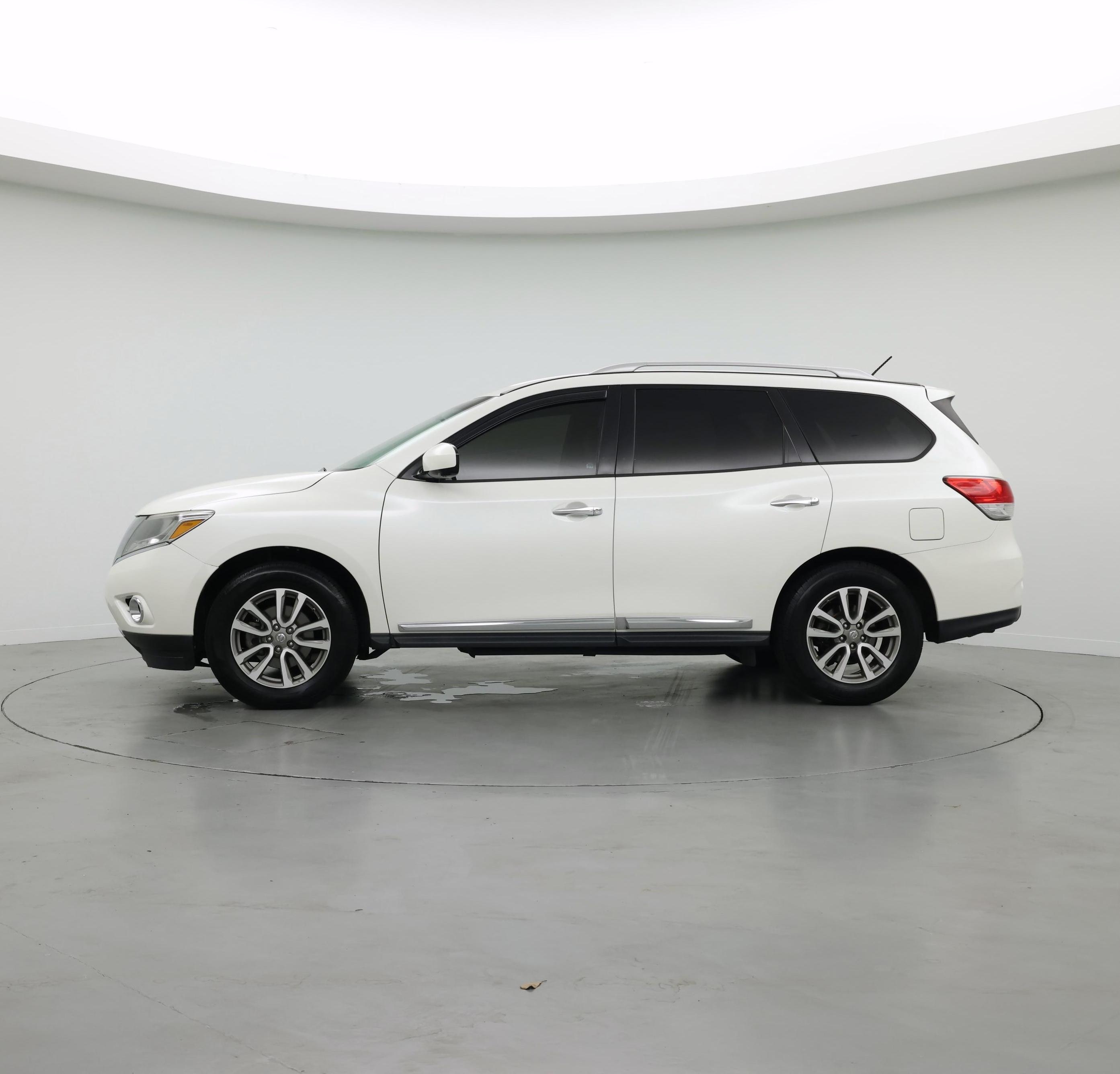 Thumbnail: 2015 Nissan Pathfinder - 3