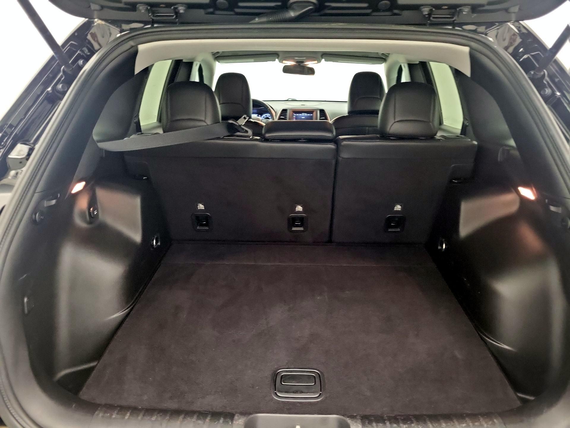 Thumbnail: 2019 Jeep Cherokee - 18