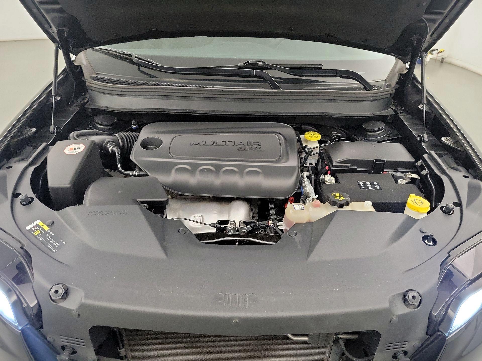 Thumbnail: 2019 Jeep Cherokee - 19