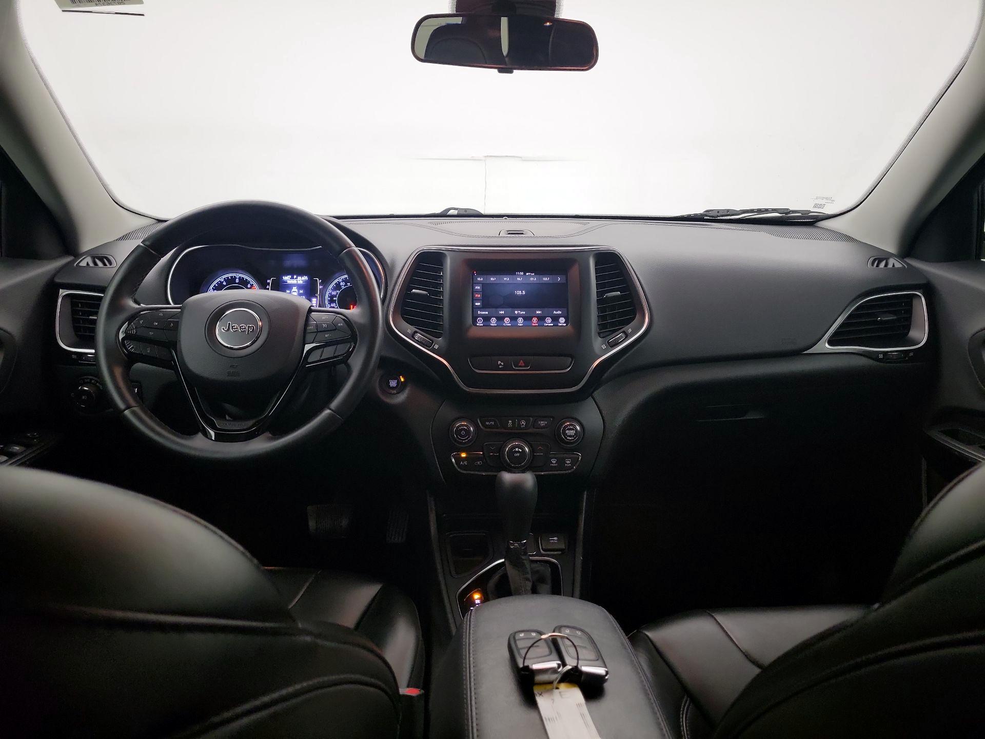 Thumbnail: 2019 Jeep Cherokee - 8