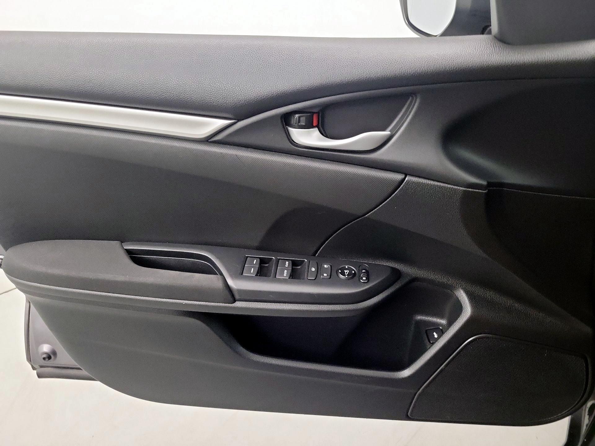 Thumbnail: 2016 Honda Civic - 12