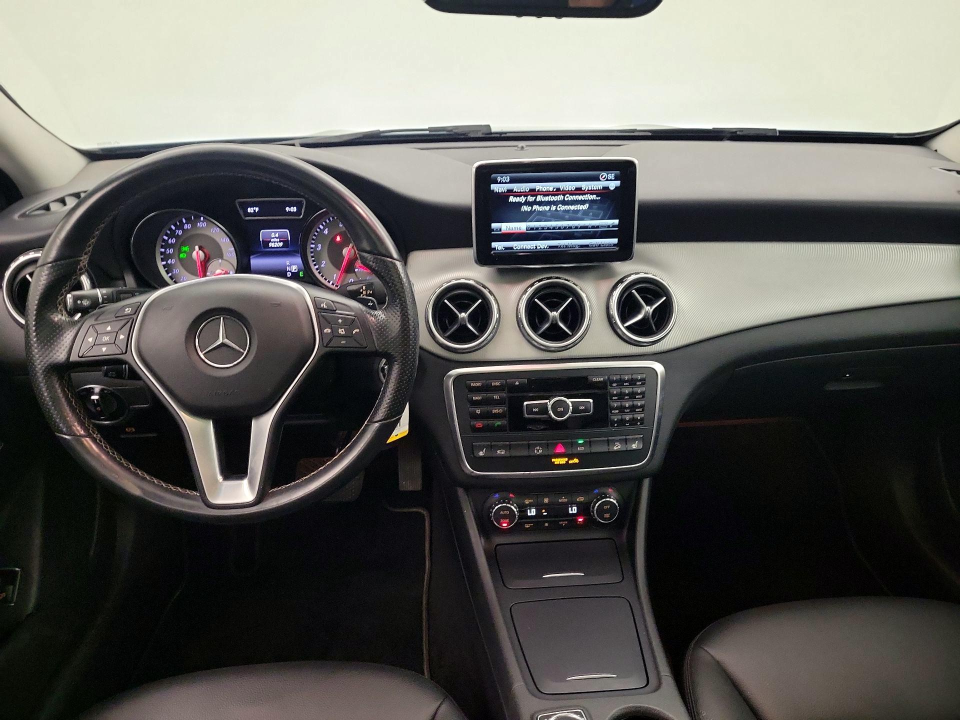 Thumbnail: 2015 Mercedes-Benz GLA - 9