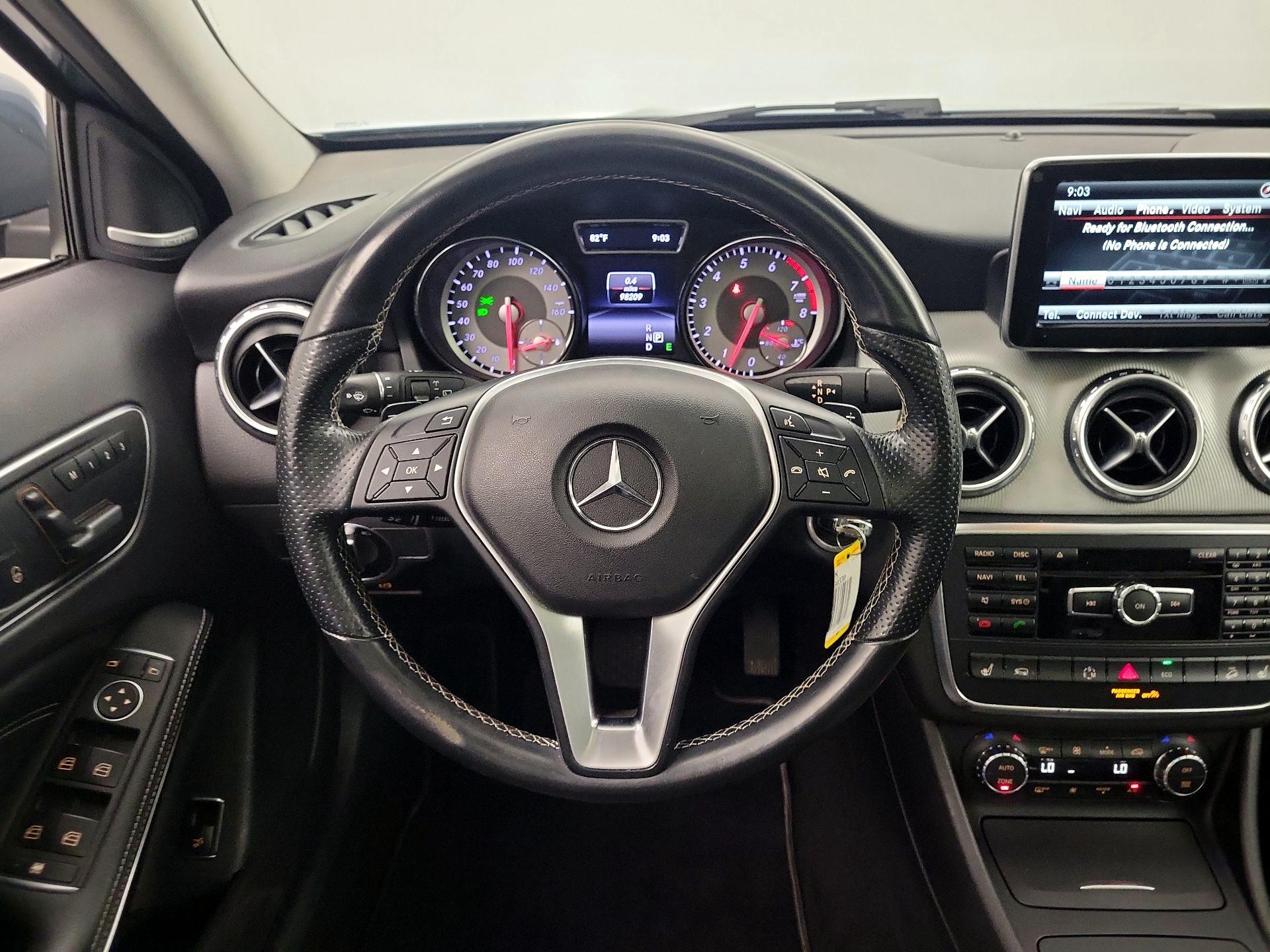 Thumbnail: 2015 Mercedes-Benz GLA - 10