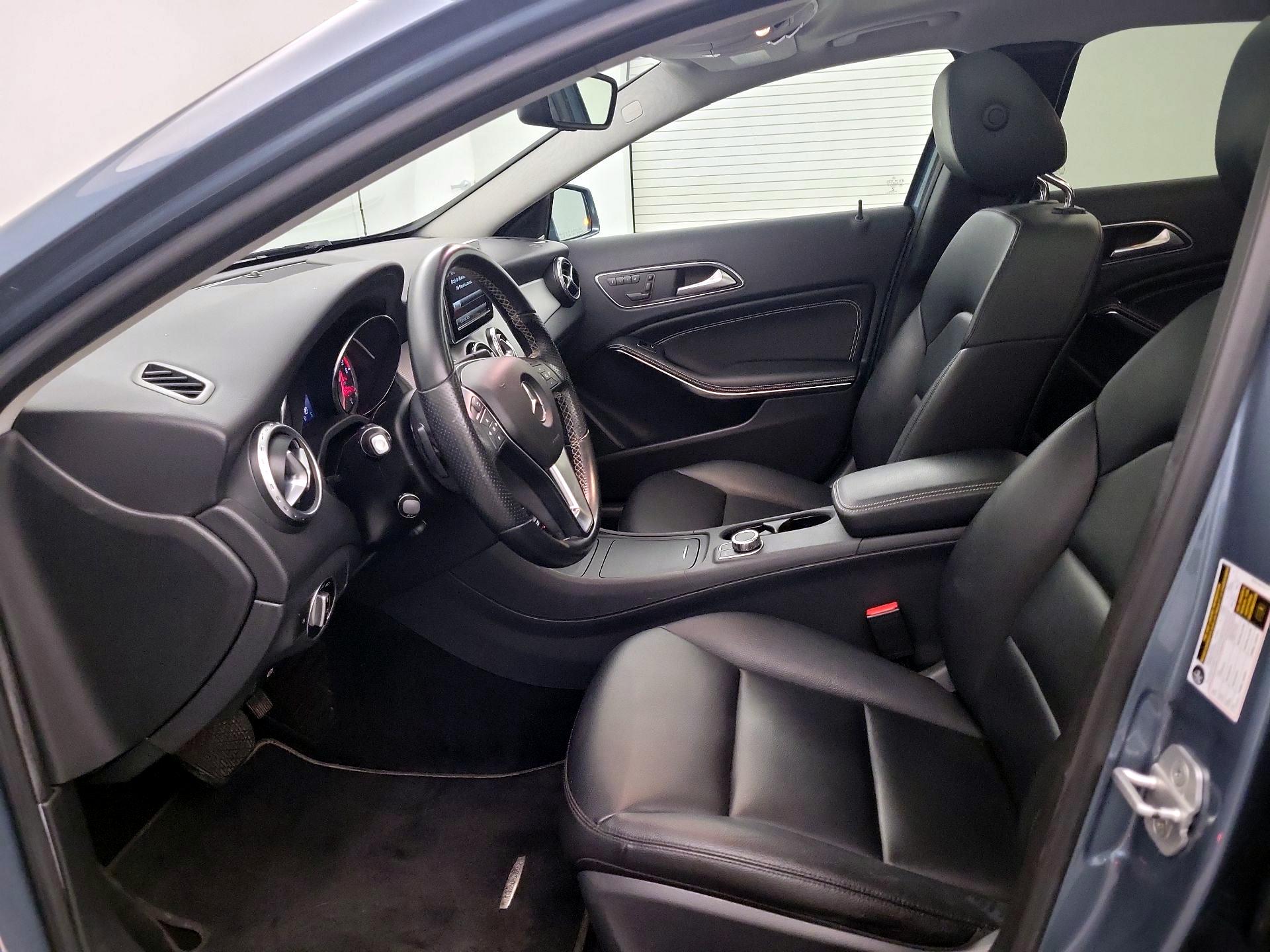Thumbnail: 2015 Mercedes-Benz GLA - 11