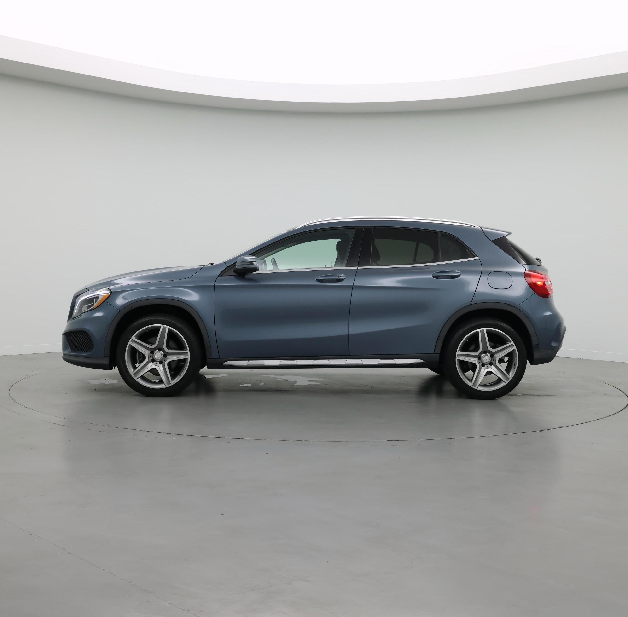 Thumbnail: 2015 Mercedes-Benz GLA - 3