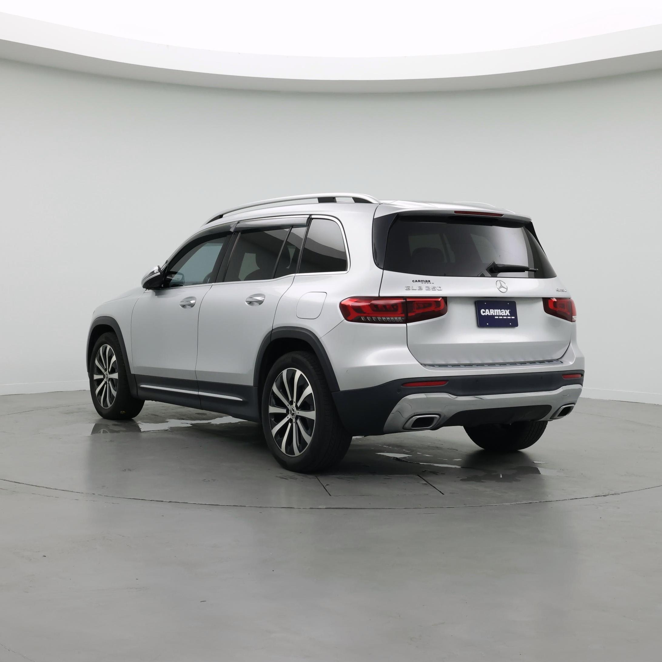 Thumbnail: 2020 Mercedes-Benz GLB - 2