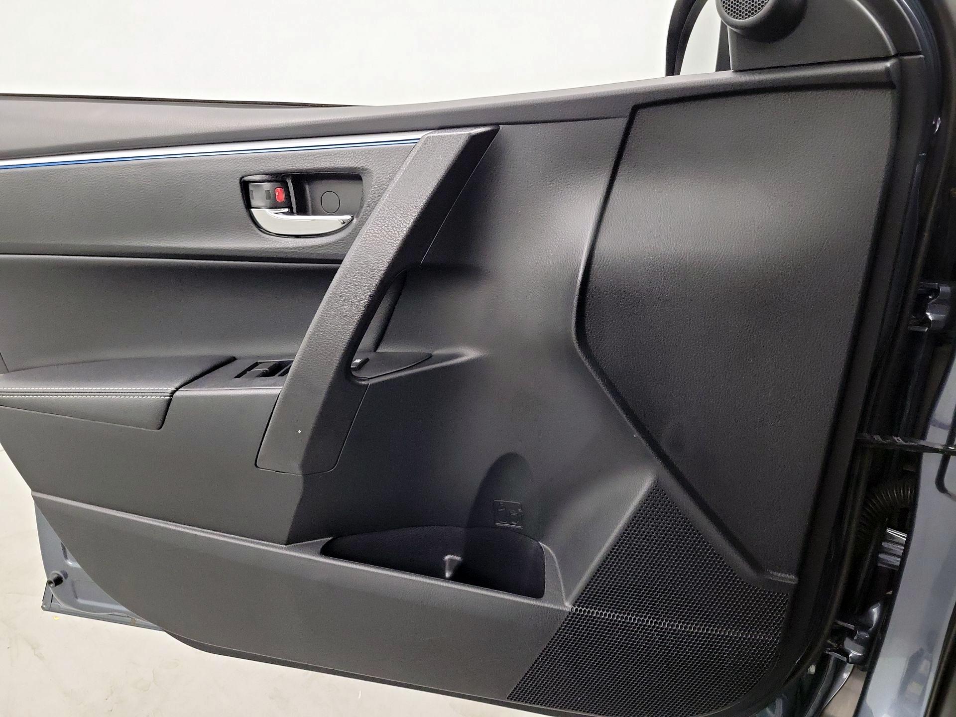 Thumbnail: 2015 Toyota Corolla - 12