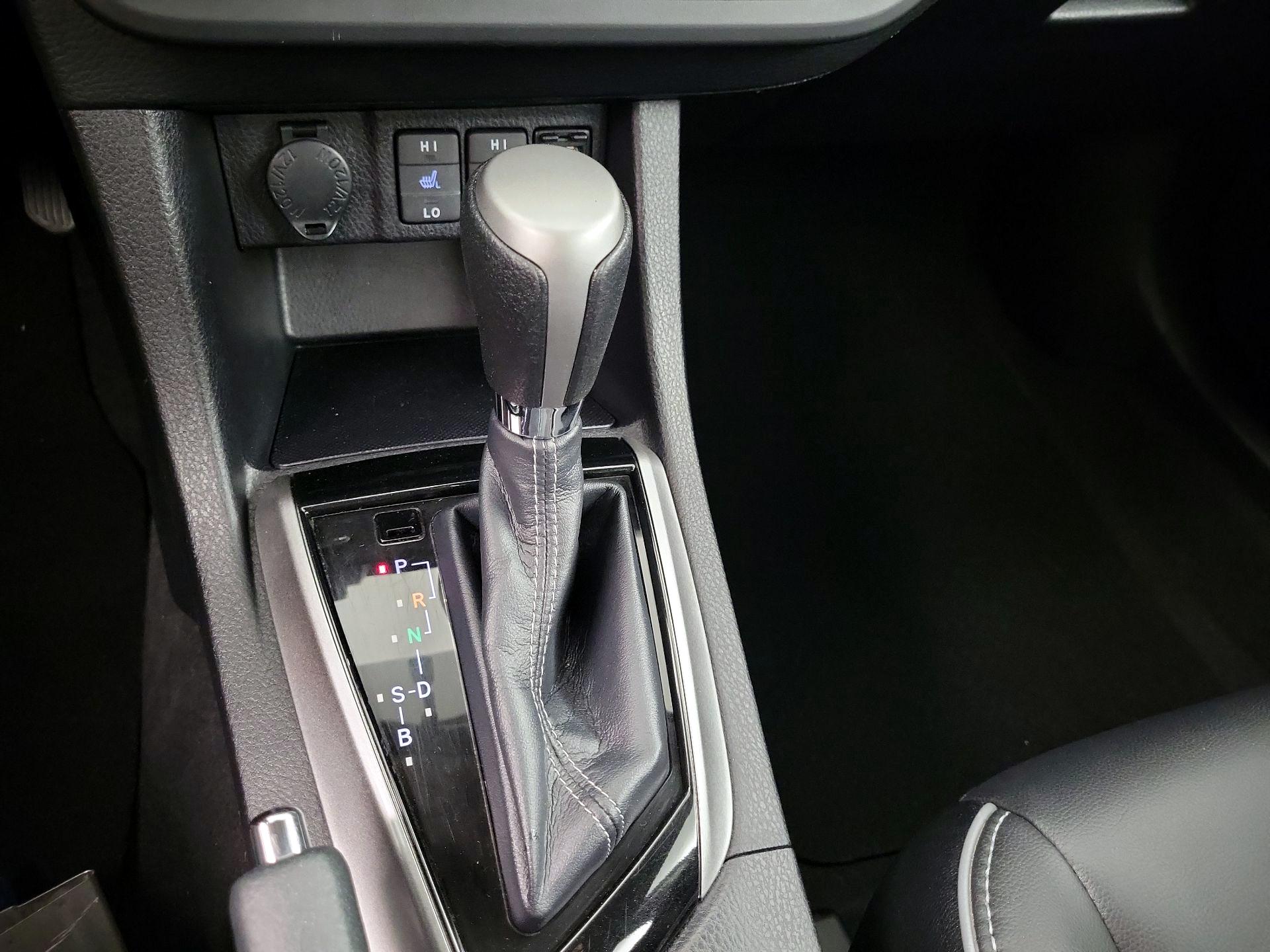 Thumbnail: 2015 Toyota Corolla - 16