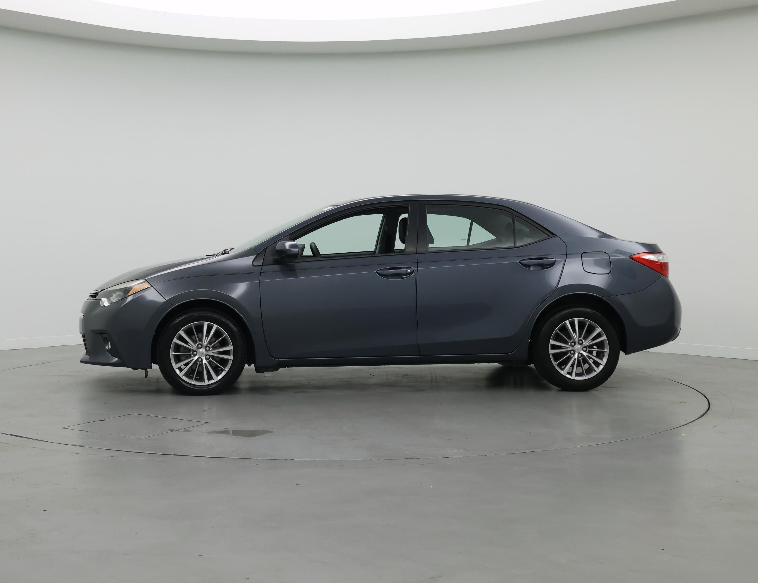 Thumbnail: 2015 Toyota Corolla - 3