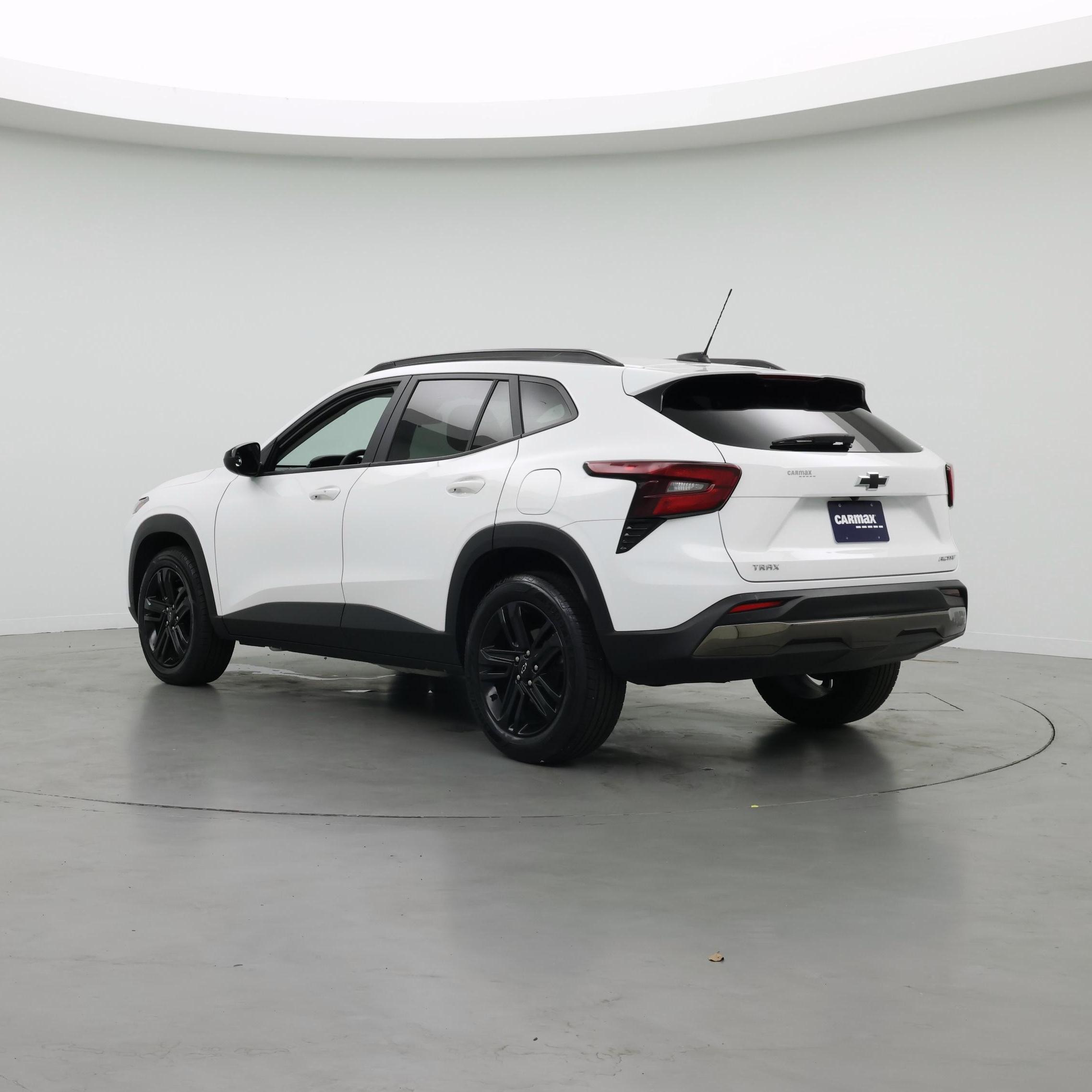 Thumbnail: 2025 Chevrolet Trax - 2