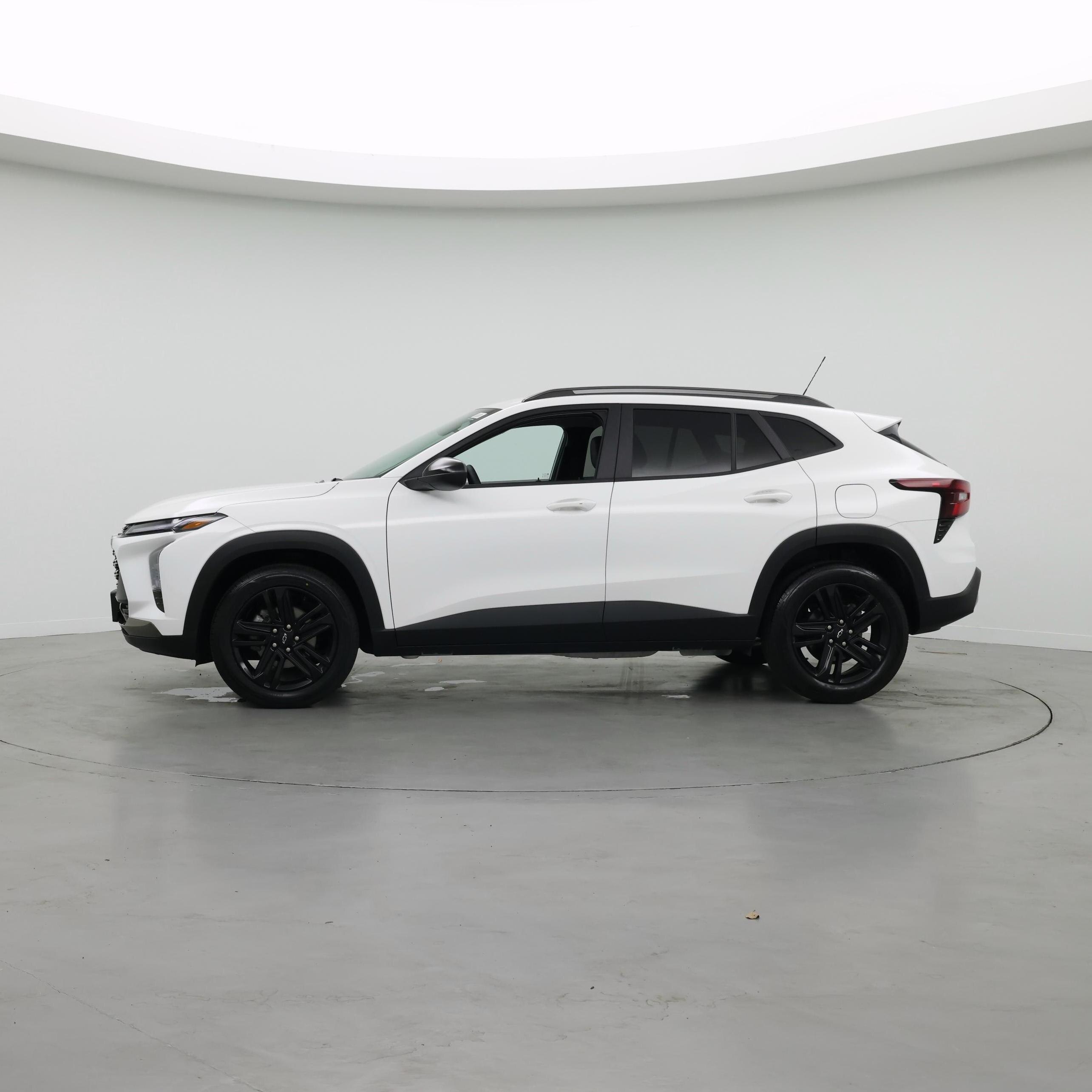 Thumbnail: 2025 Chevrolet Trax - 3