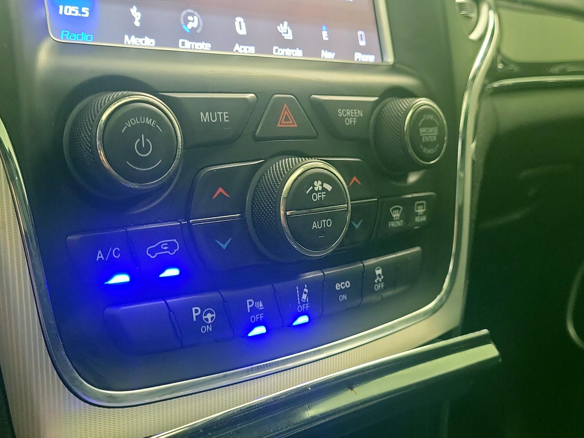 Thumbnail: 2018 Jeep Grand Cherokee - 16