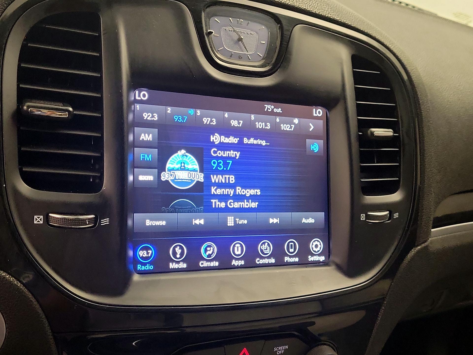 Thumbnail: 2019 Chrysler 300 - 15
