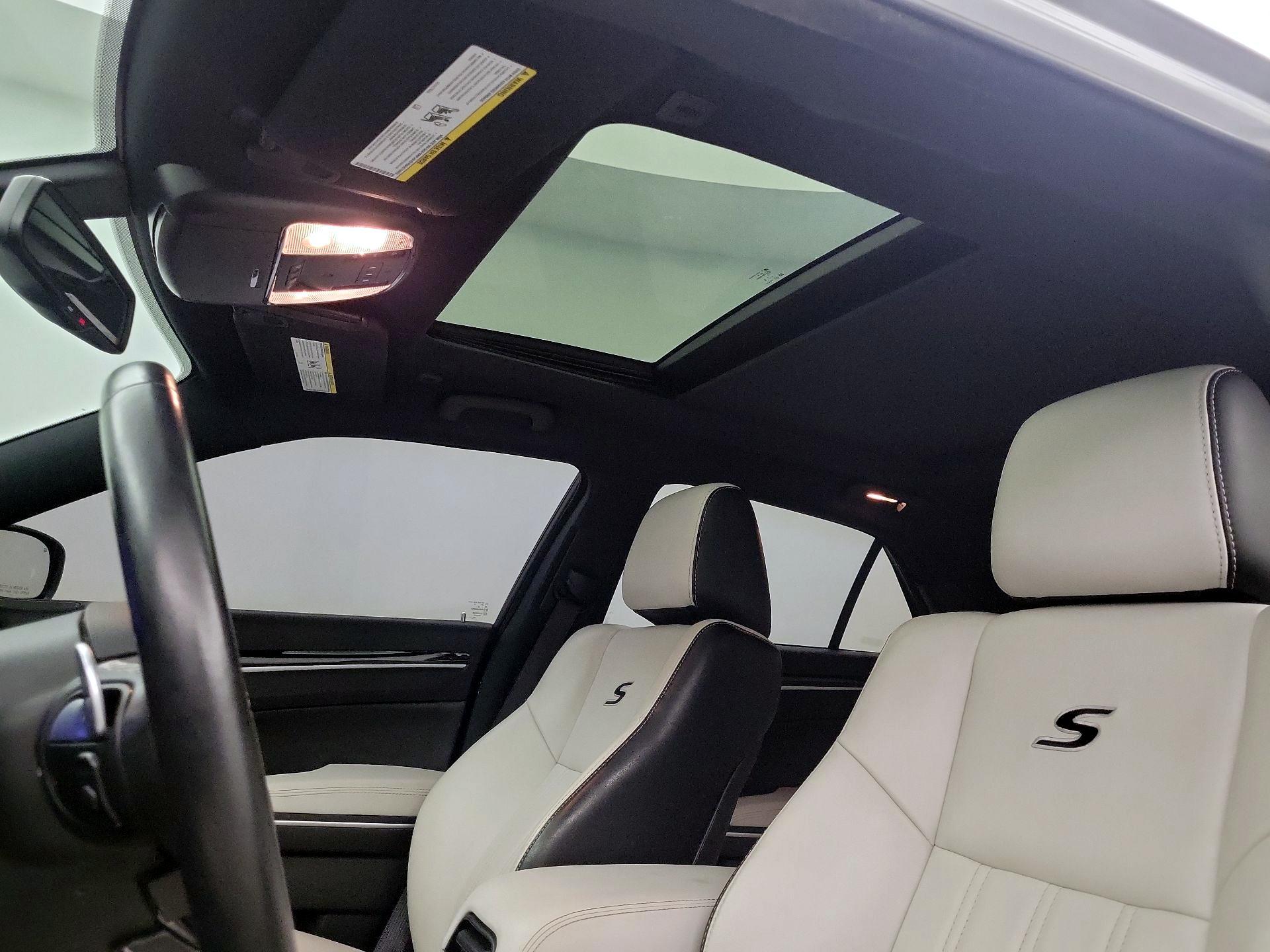 Thumbnail: 2019 Chrysler 300 - 19