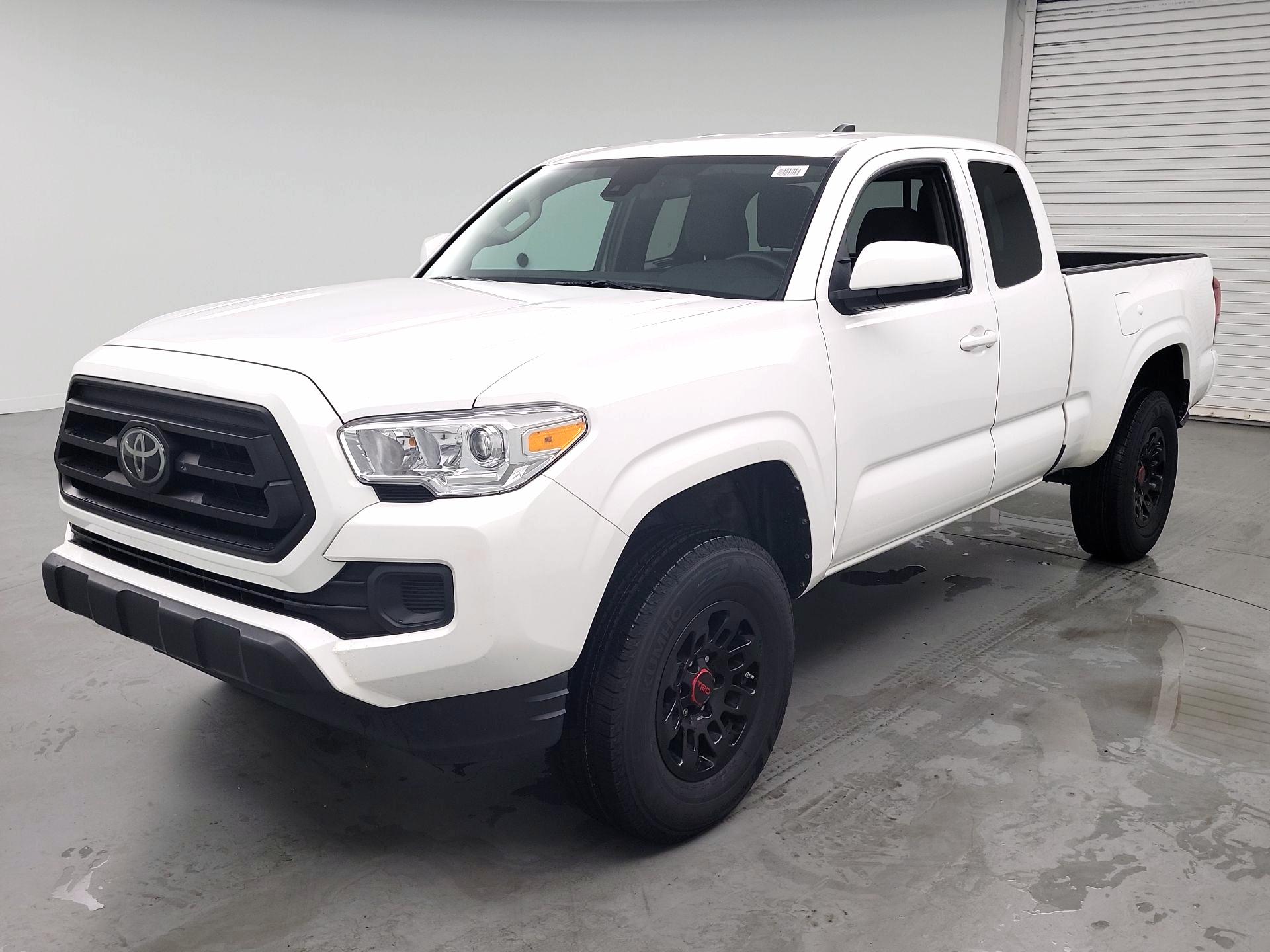 Thumbnail: 2022 Toyota Tacoma - 3