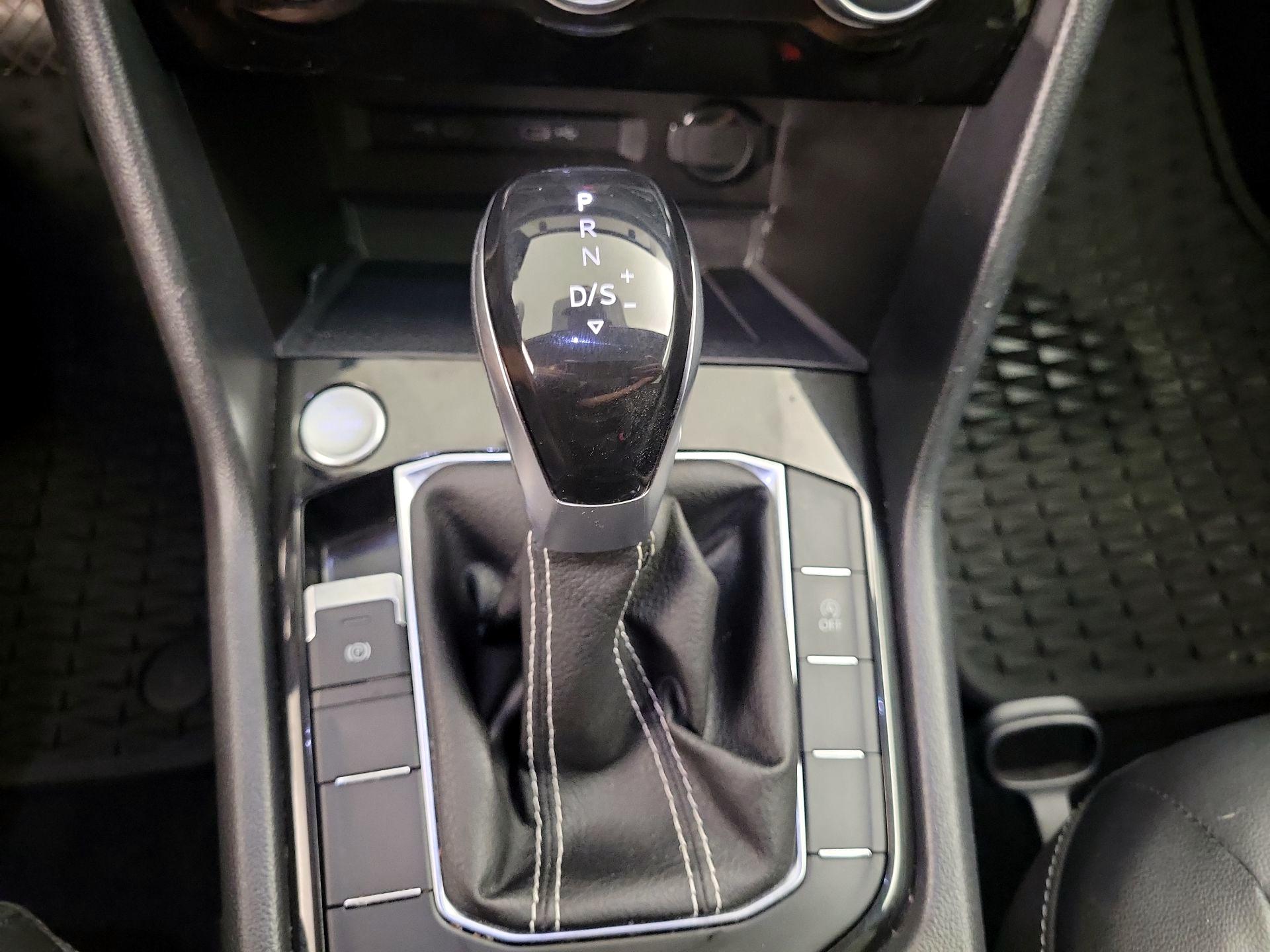 Thumbnail: 2023 Volkswagen Taos - 17