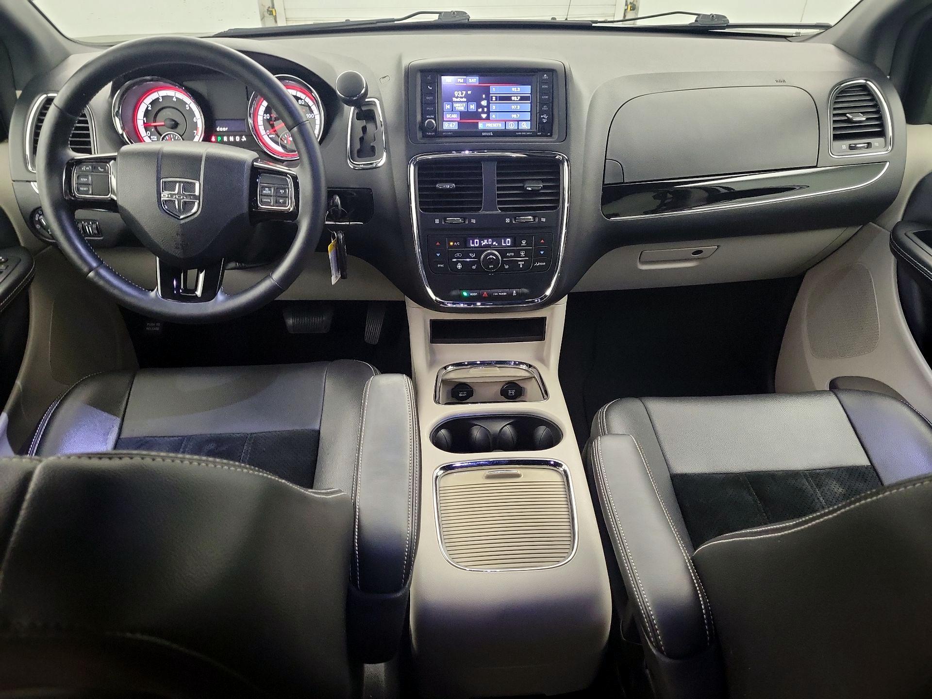 Thumbnail: 2017 Dodge Grand Caravan - 9