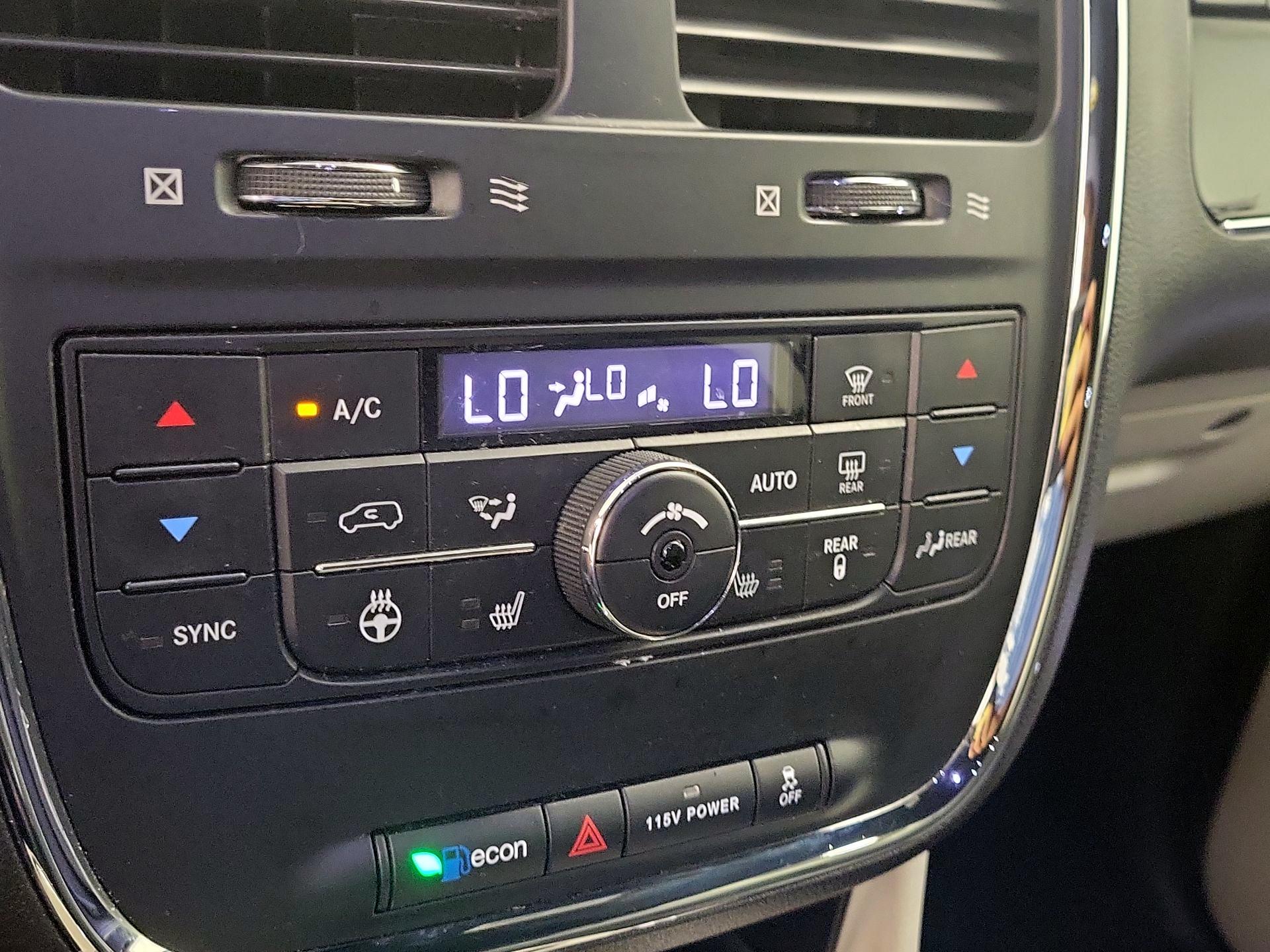Thumbnail: 2017 Dodge Grand Caravan - 16
