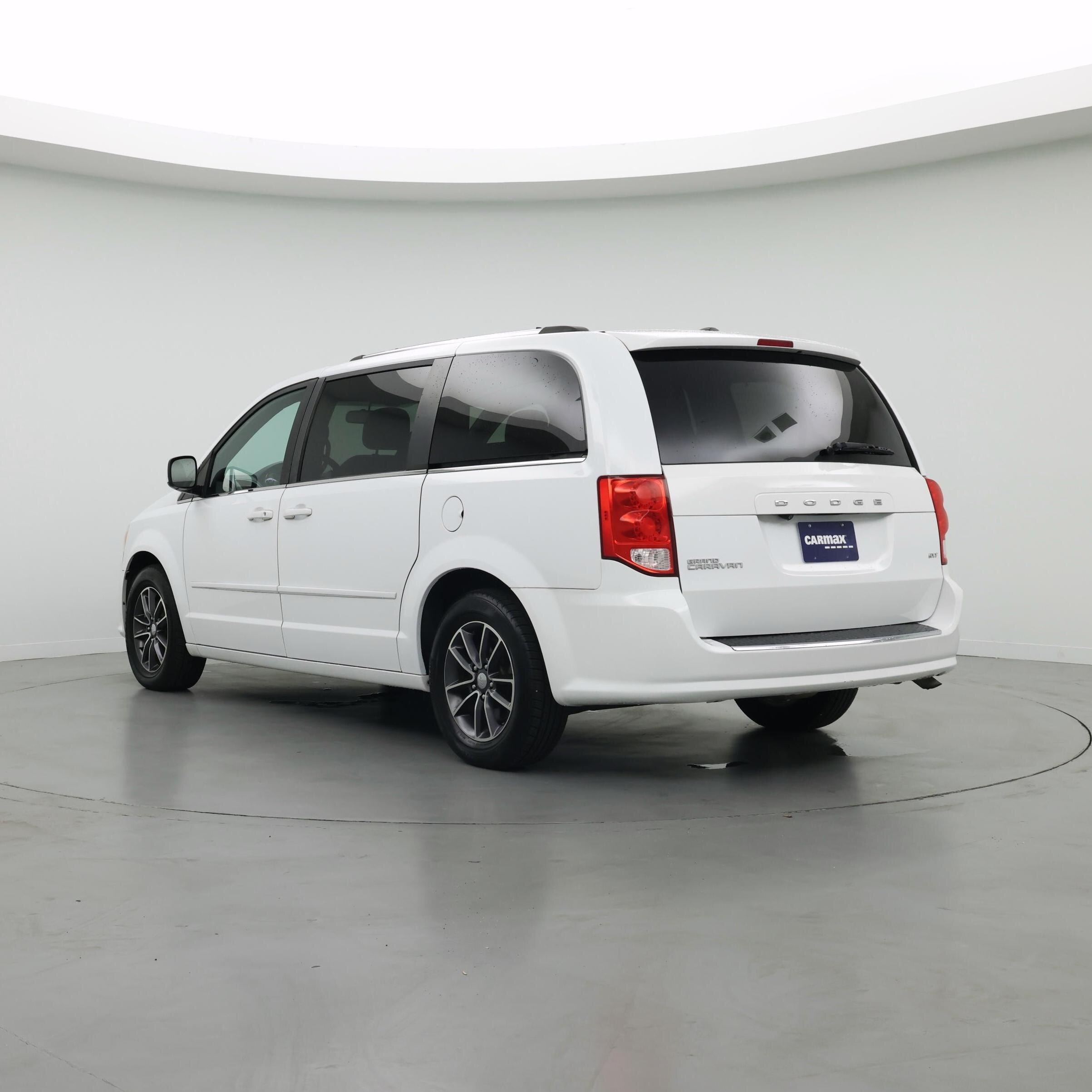 Thumbnail: 2017 Dodge Grand Caravan - 2