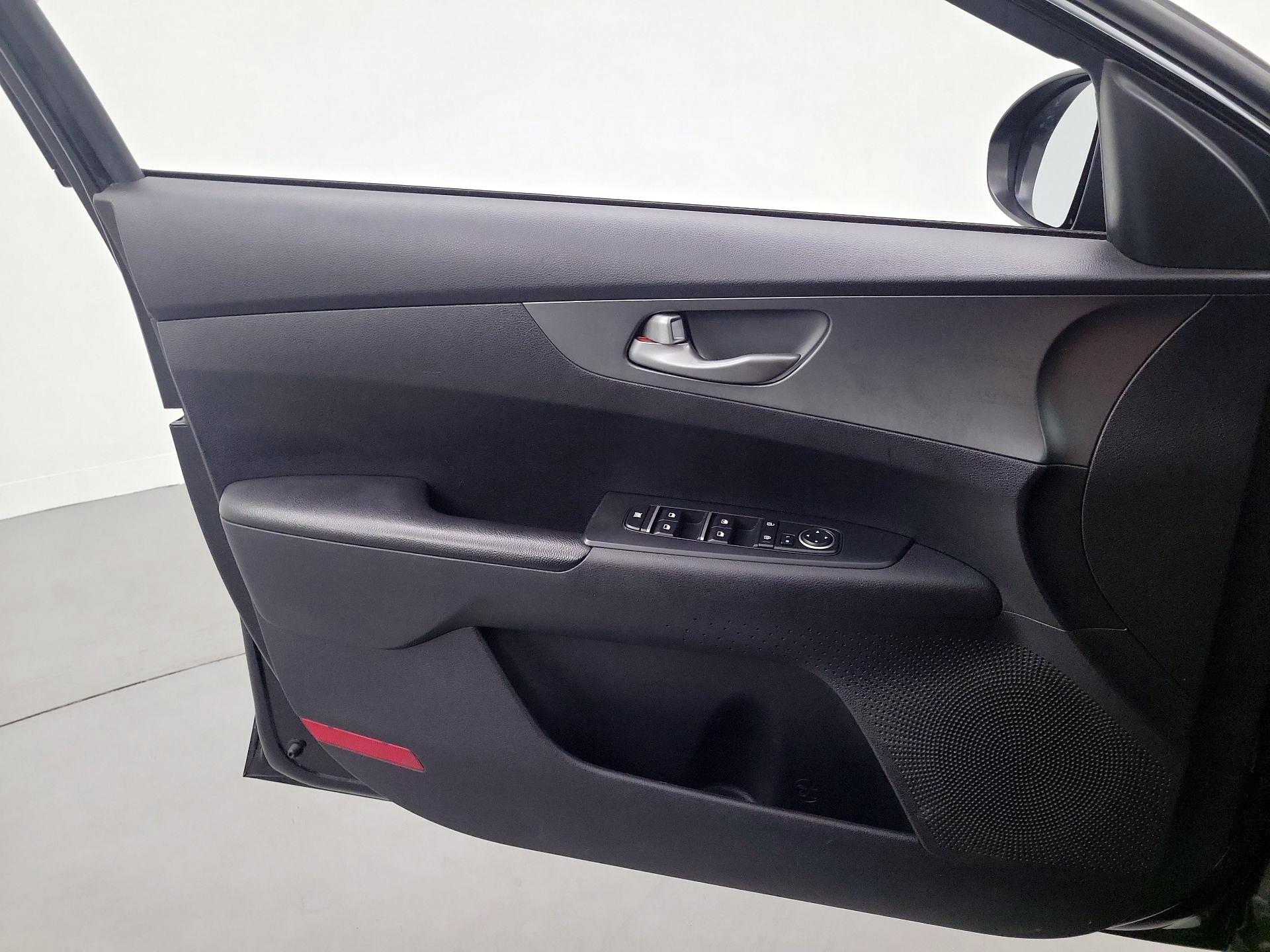 Thumbnail: 2020 Kia Forte - 12