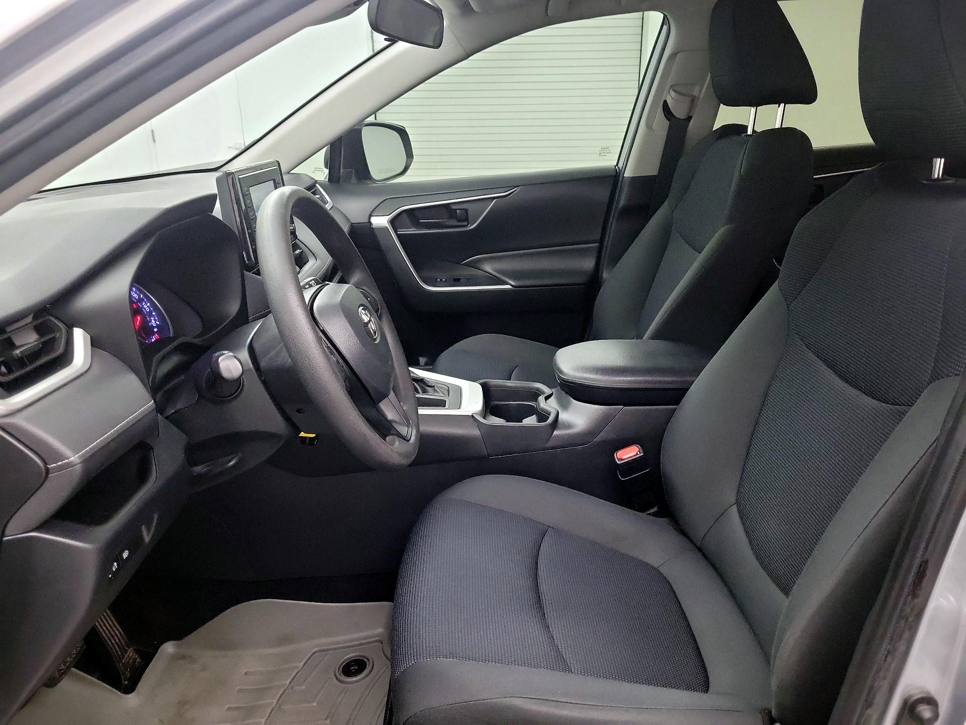 Thumbnail: 2020 Toyota RAV4 - 11