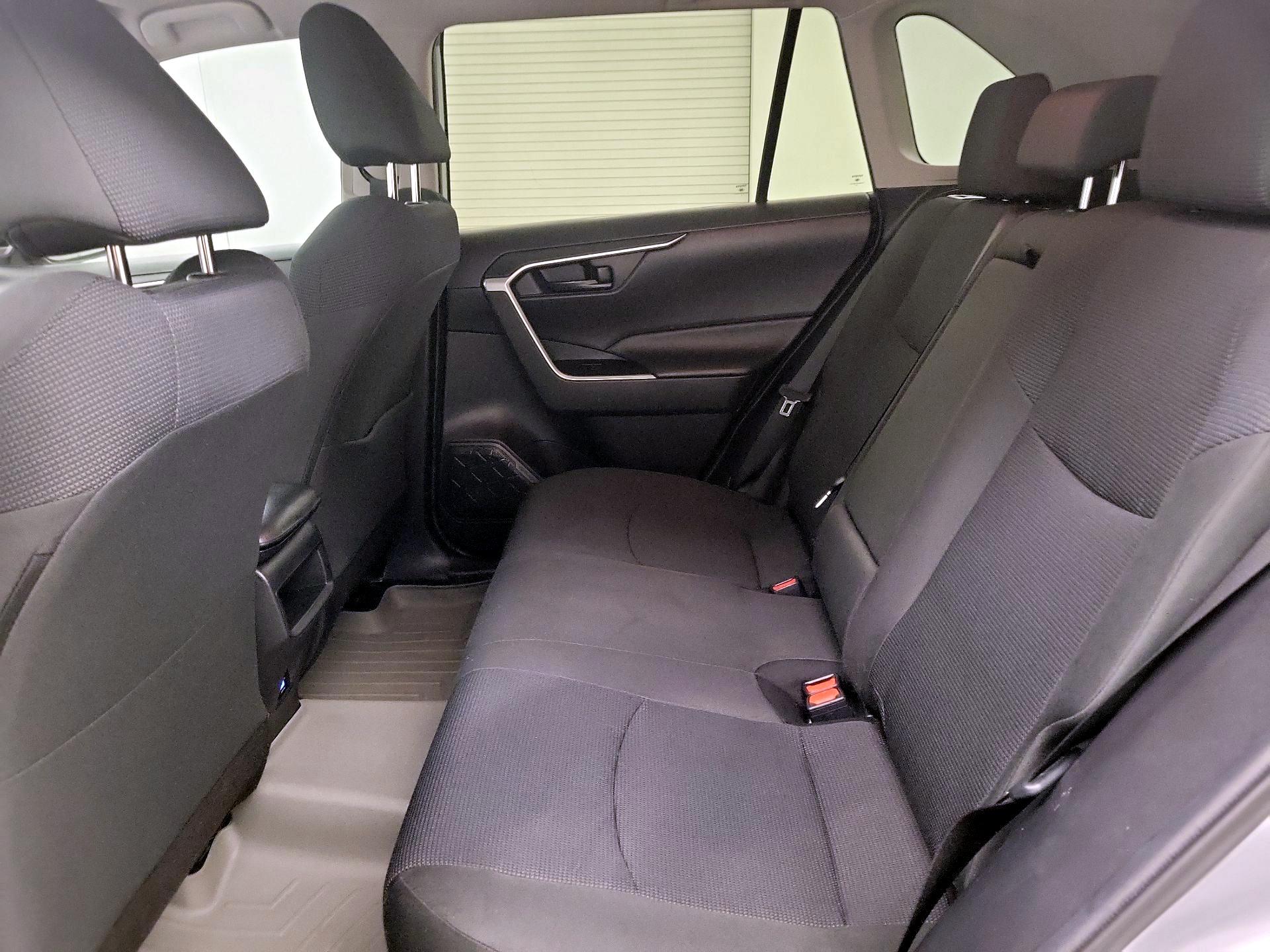 Thumbnail: 2020 Toyota RAV4 - 19