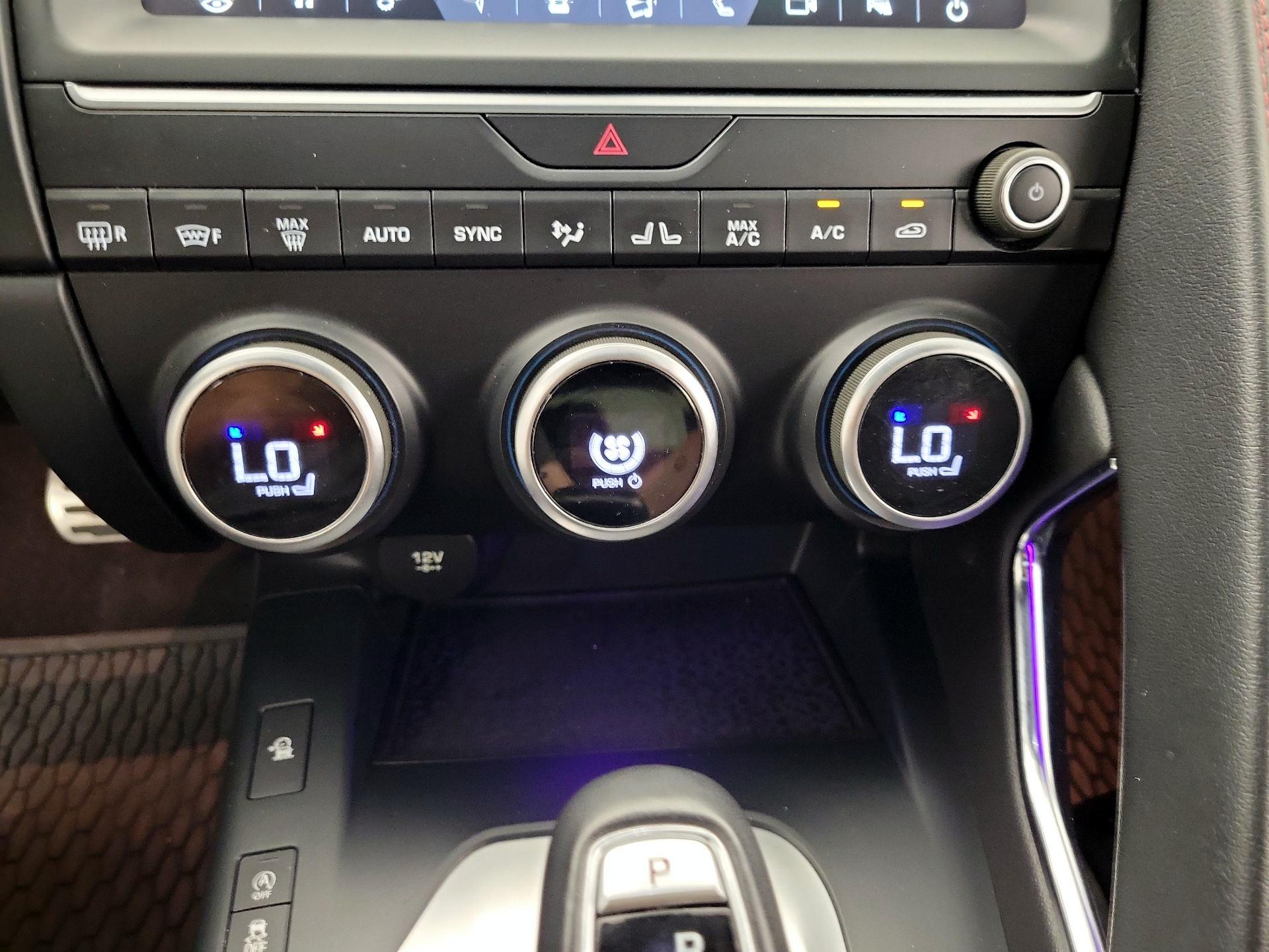 Thumbnail: 2020 Jaguar E-Pace - 16