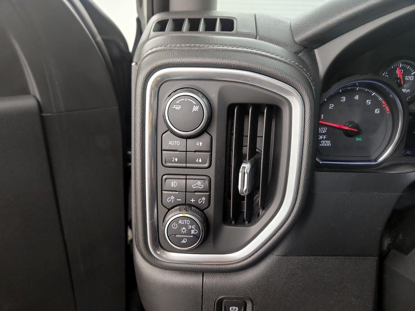 2019 Chevrolet Silverado 1500 LT Trail Boss - Photo 14