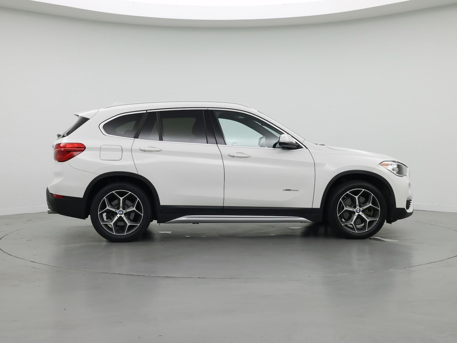 2018 BMW X1 28i - Photo 8