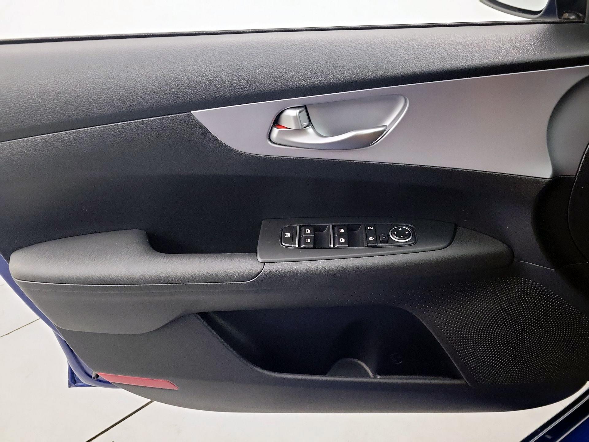 Thumbnail: 2024 Kia Forte - 12