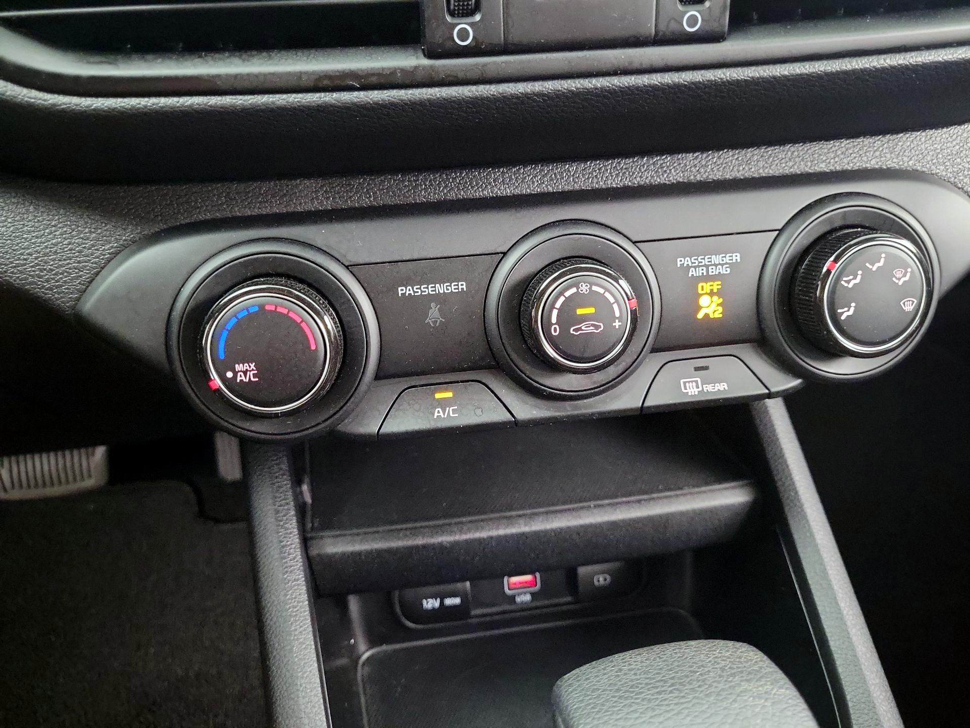 Thumbnail: 2024 Kia Forte - 16