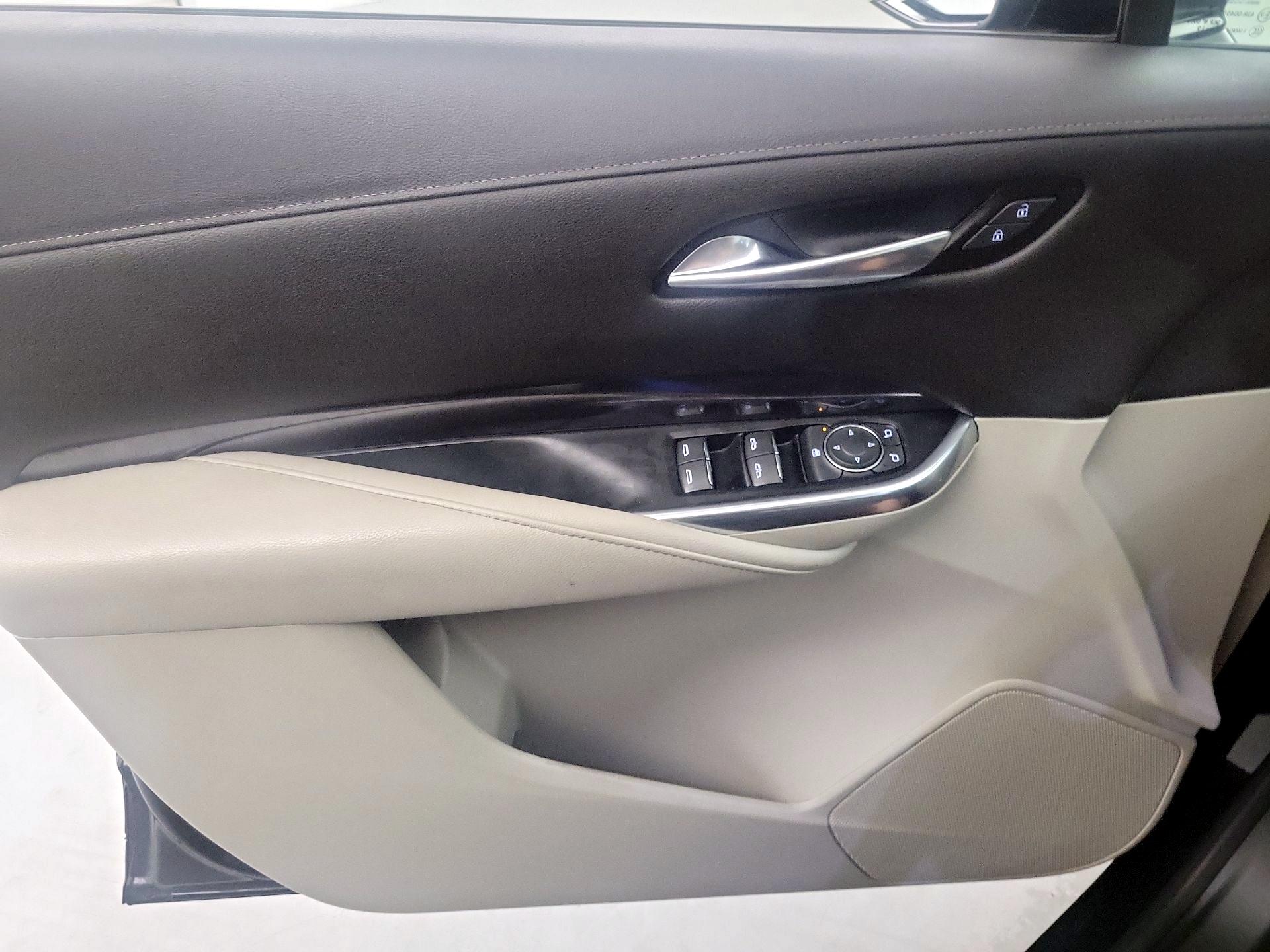 Thumbnail: 2019 Cadillac XT4 - 12