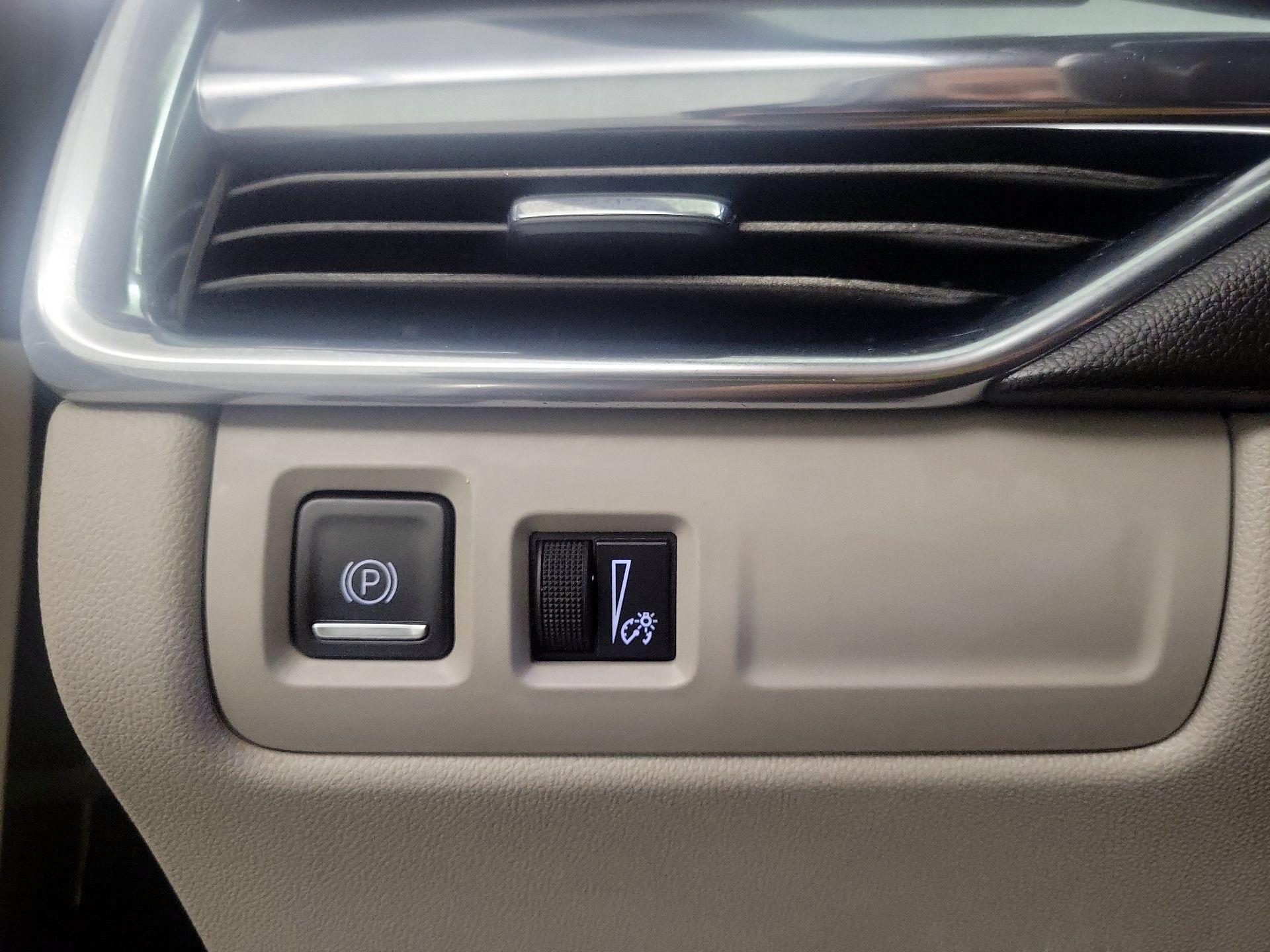 Thumbnail: 2019 Cadillac XT4 - 13
