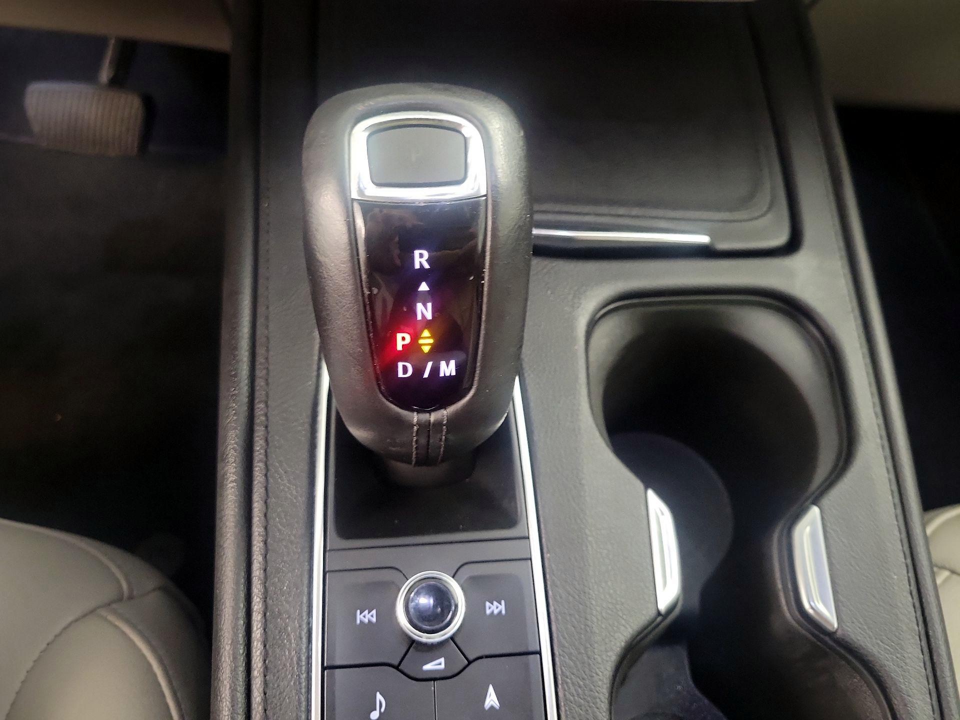 Thumbnail: 2019 Cadillac XT4 - 18